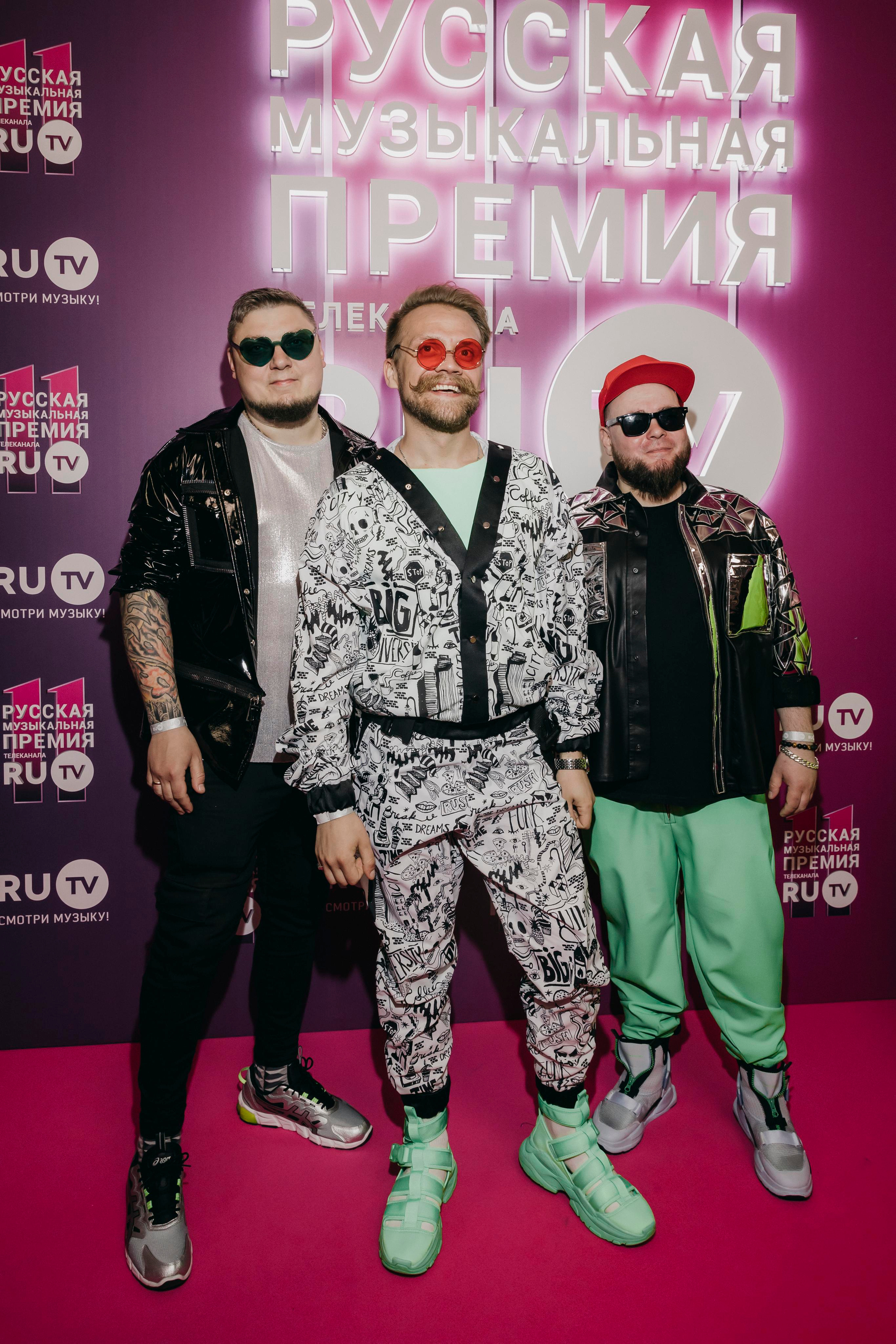 Русская Музыкальная Премия телеканала RU.TV в Москве. «Птичка на проводе»: информационный портал в Москве