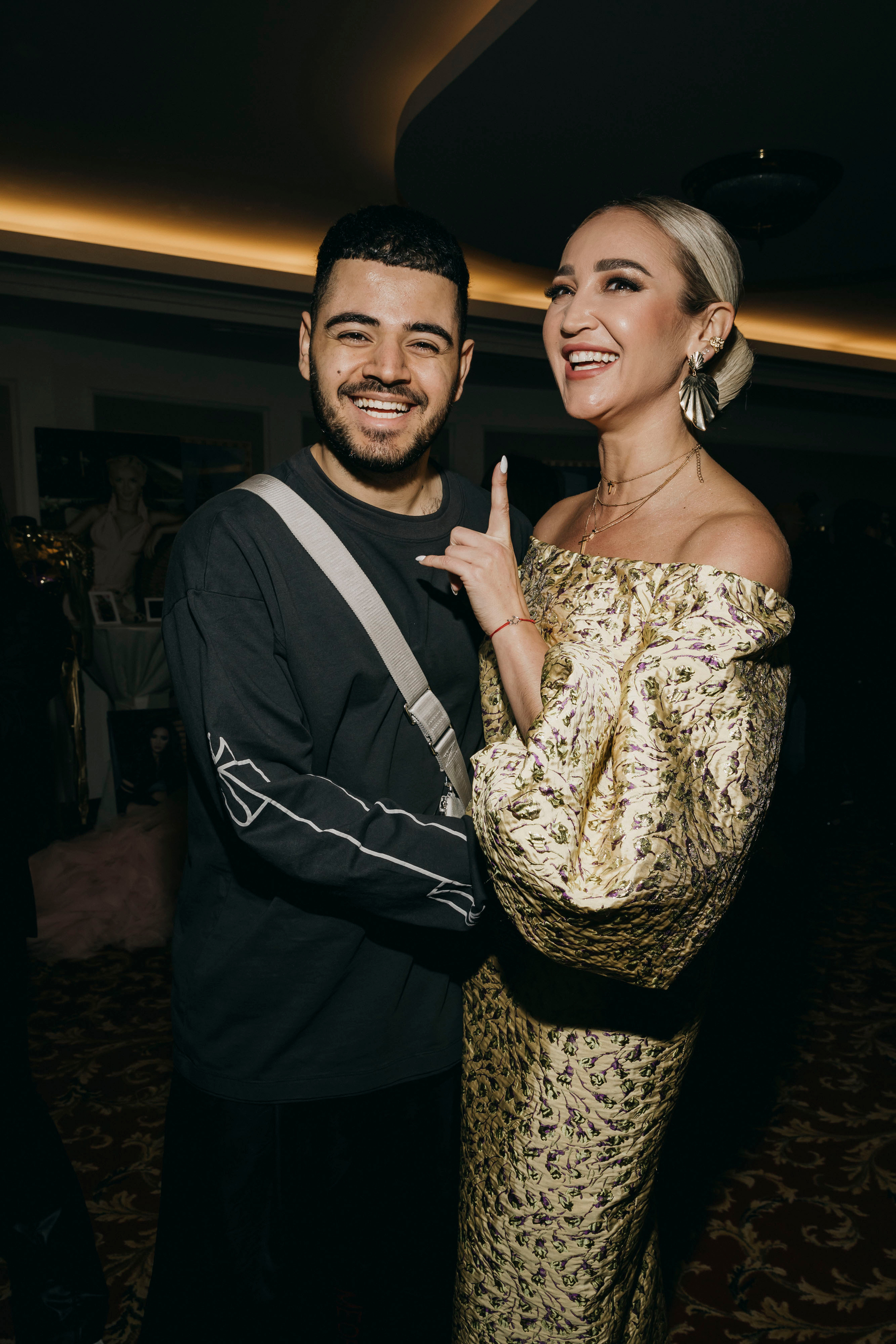 Ольга Бузова: 18 лет на сцене!. «Птичка на проводе»: информационный портал в Москве