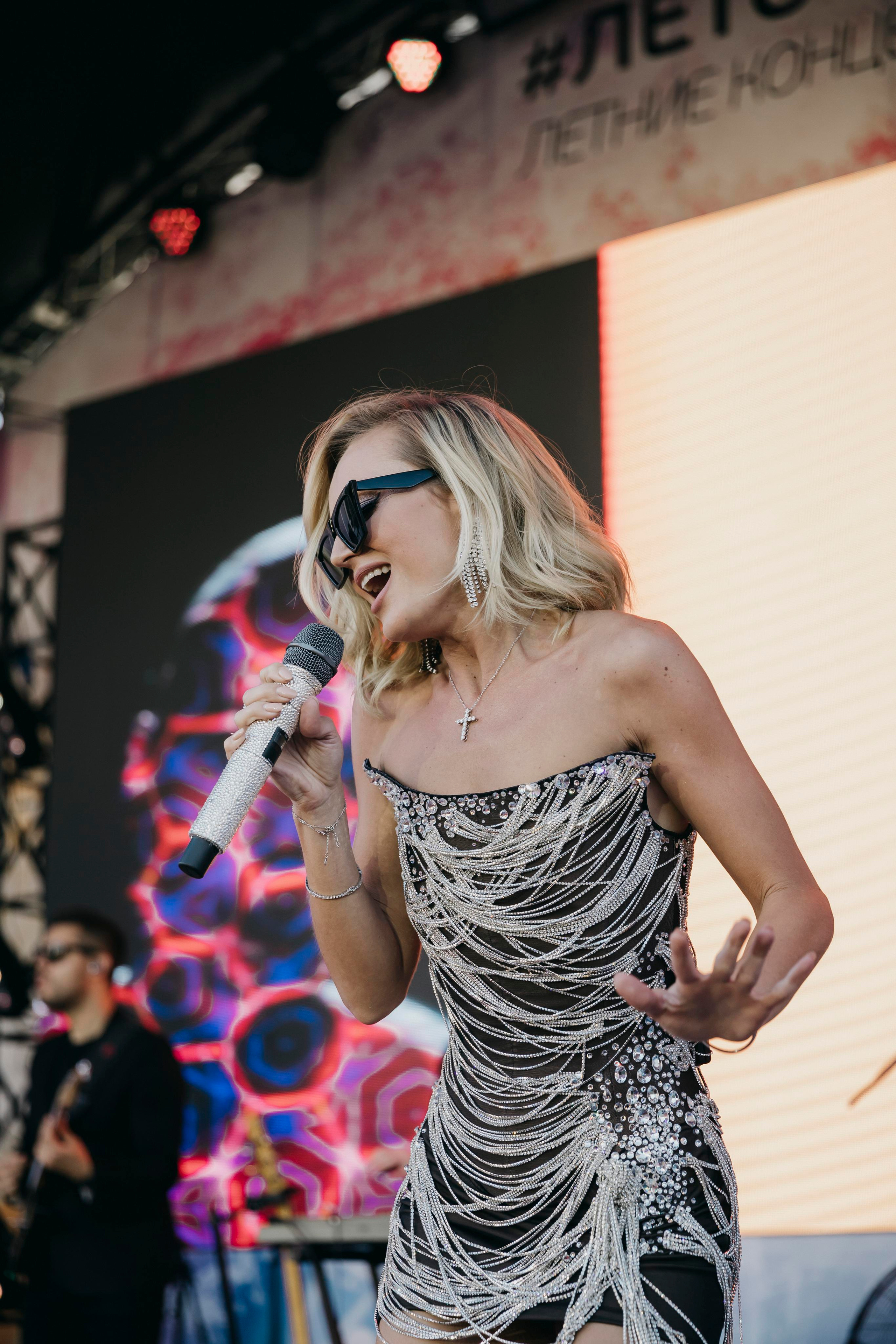 Полина Гагарина #ЛЕТОLIFE В SHORE HOUSE: СЕЗОН 2022. «Птичка на проводе»: информационный портал в Москве