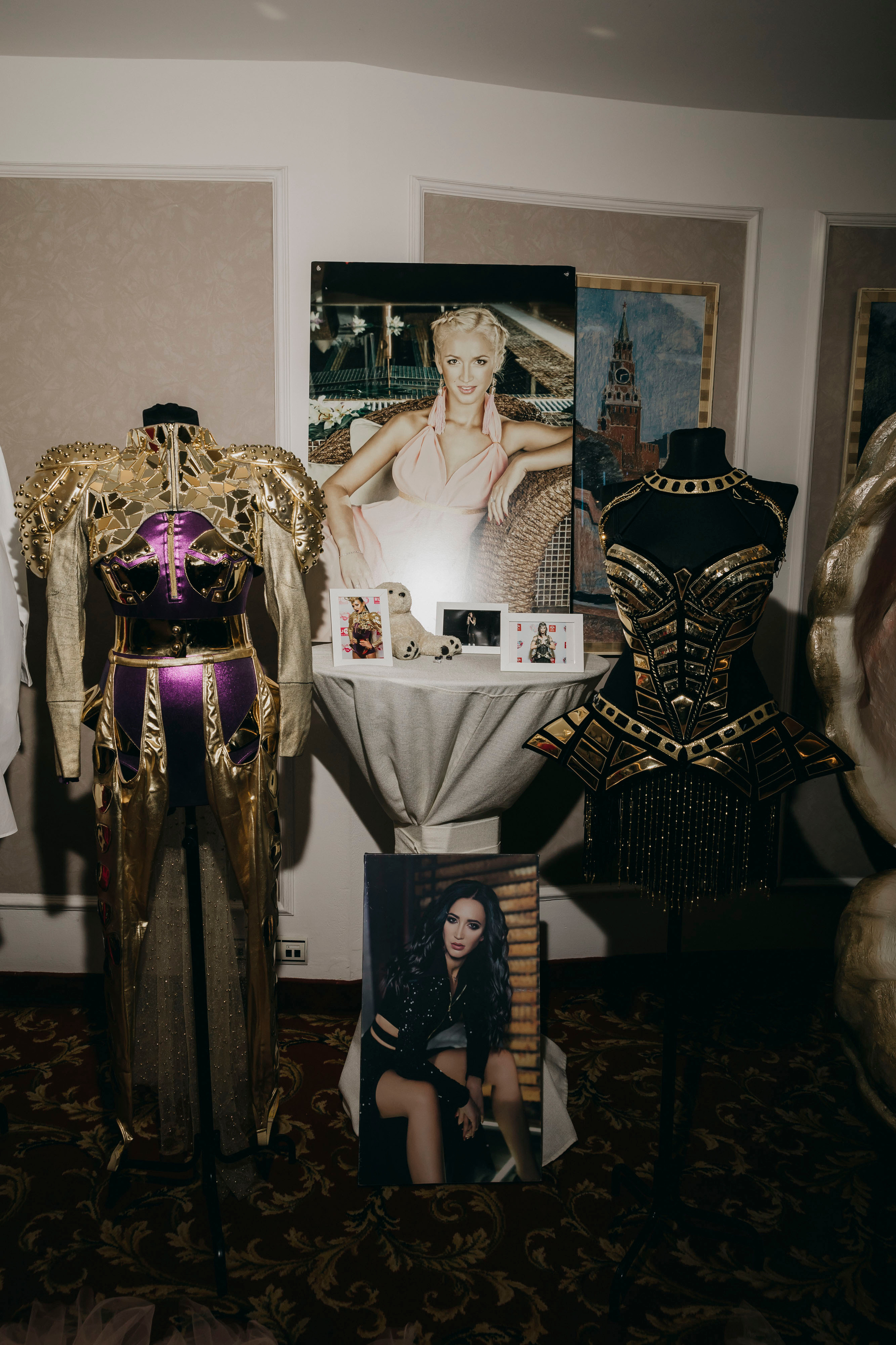 Ольга Бузова: 18 лет на сцене!. «Птичка на проводе»: информационный портал в Москве