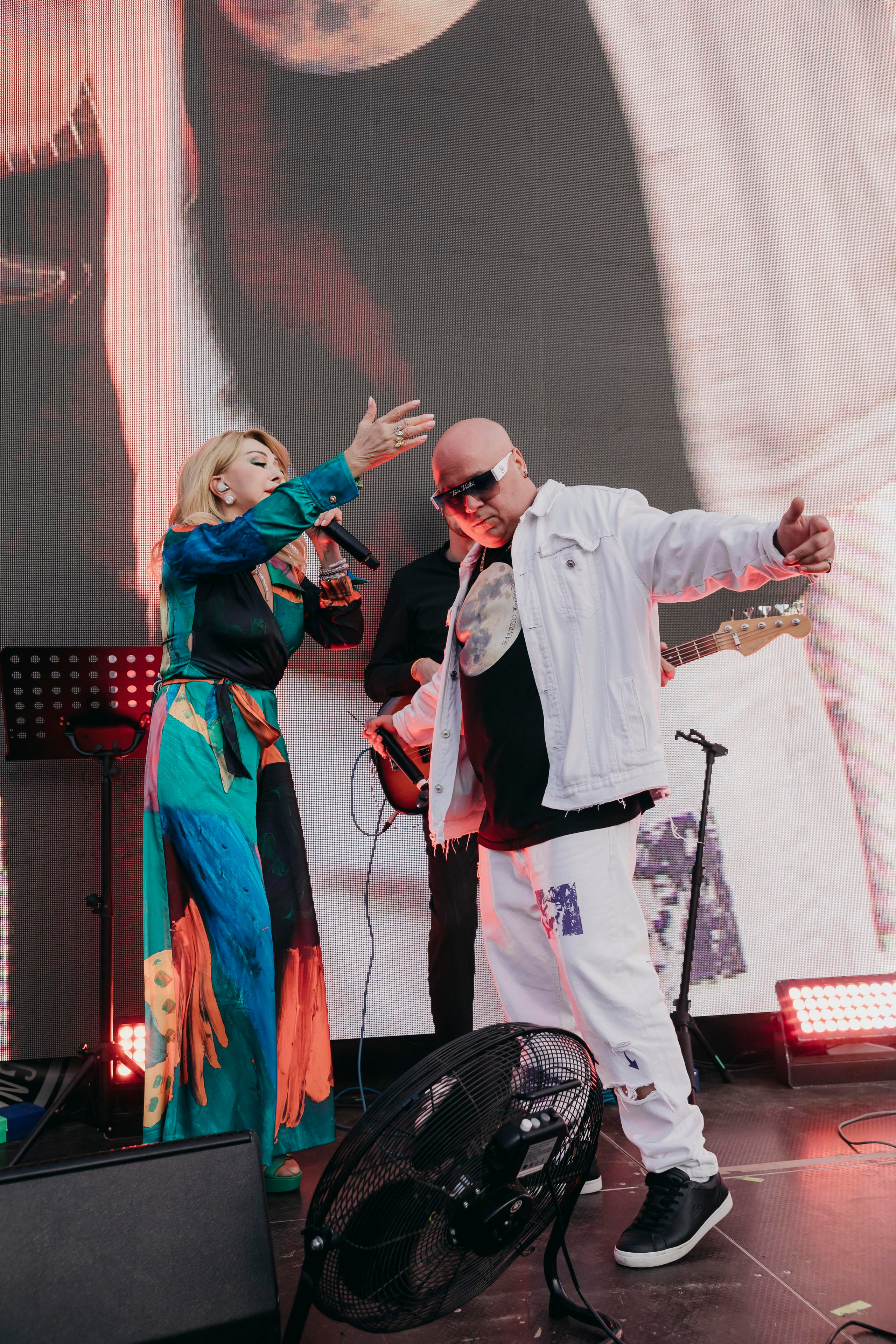 Любовь Успенская и Доминик Джокер на модном показе в Барвихе