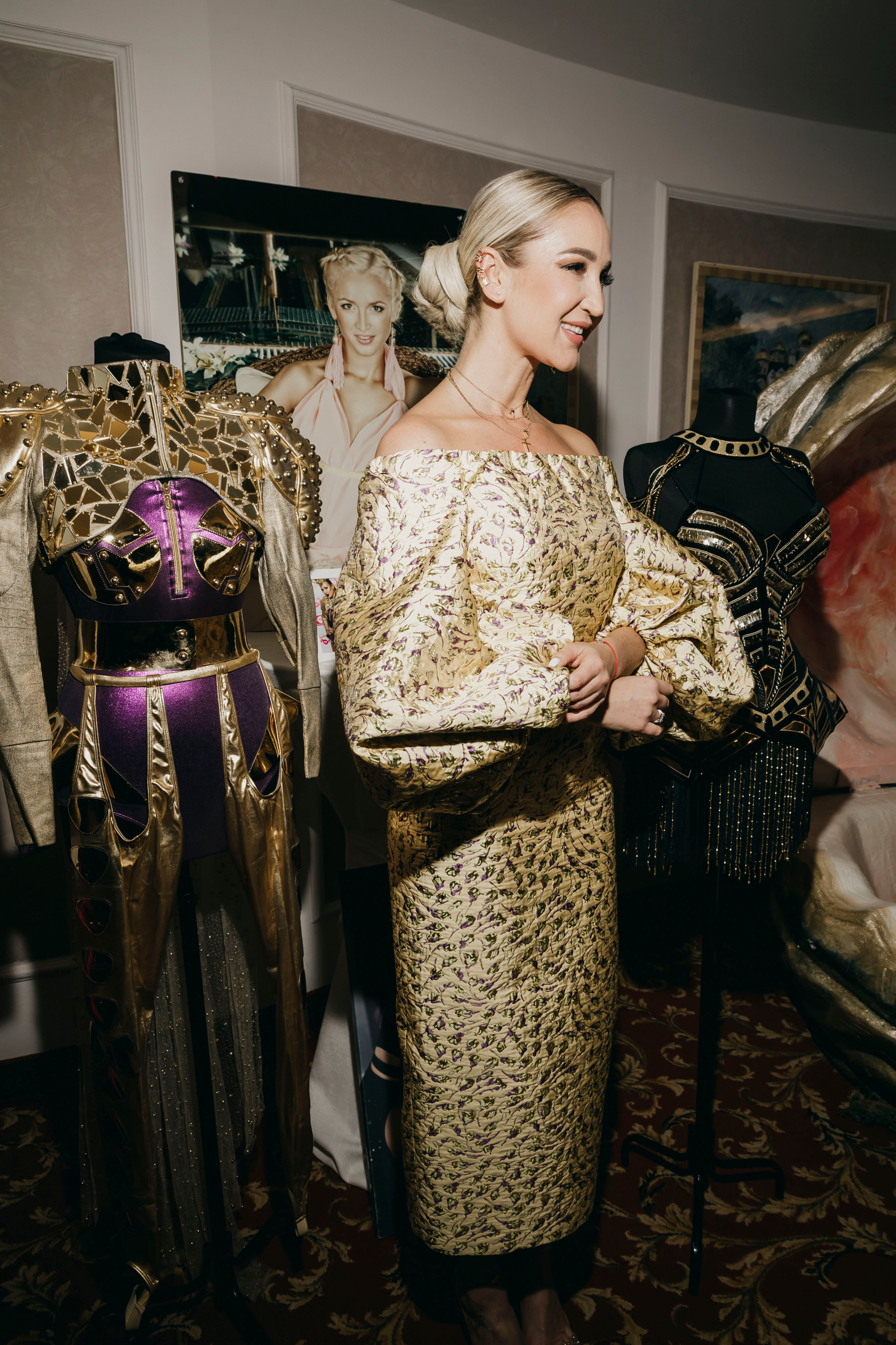  на праздновании 18-летия Ольги Бузовой в шоу-бизнесе в Москве