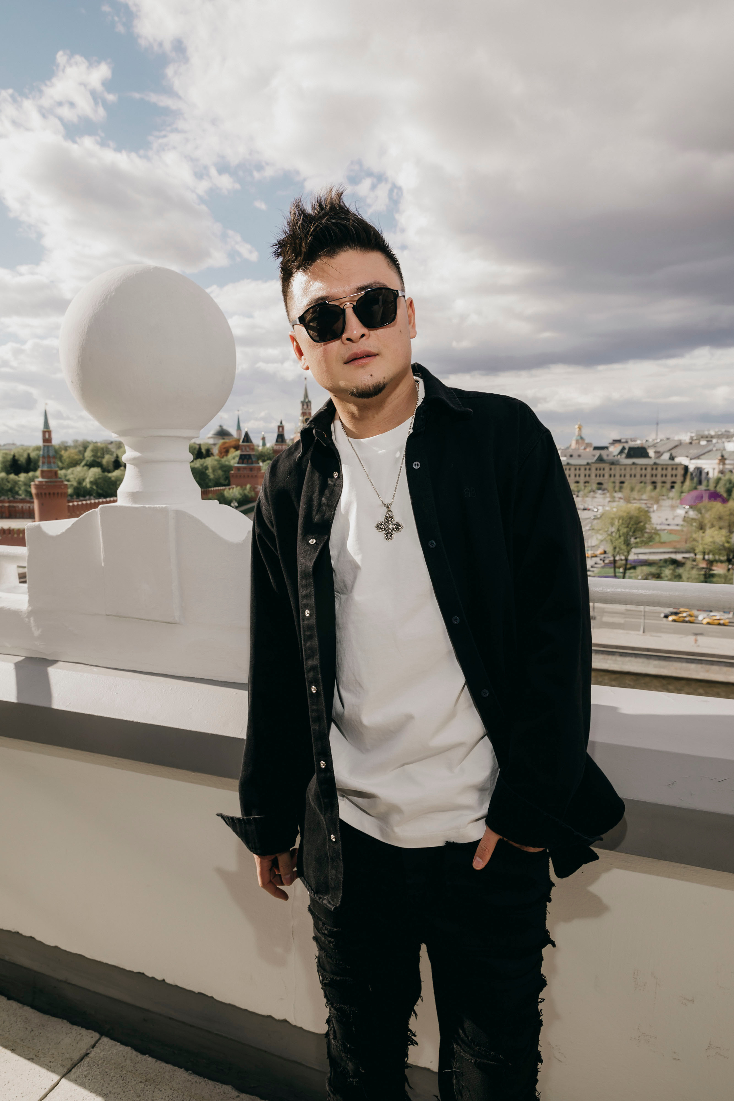 Анатолий Цой  на праздновании 18-летия Ольги Бузовой в шоу-бизнесе в Москве