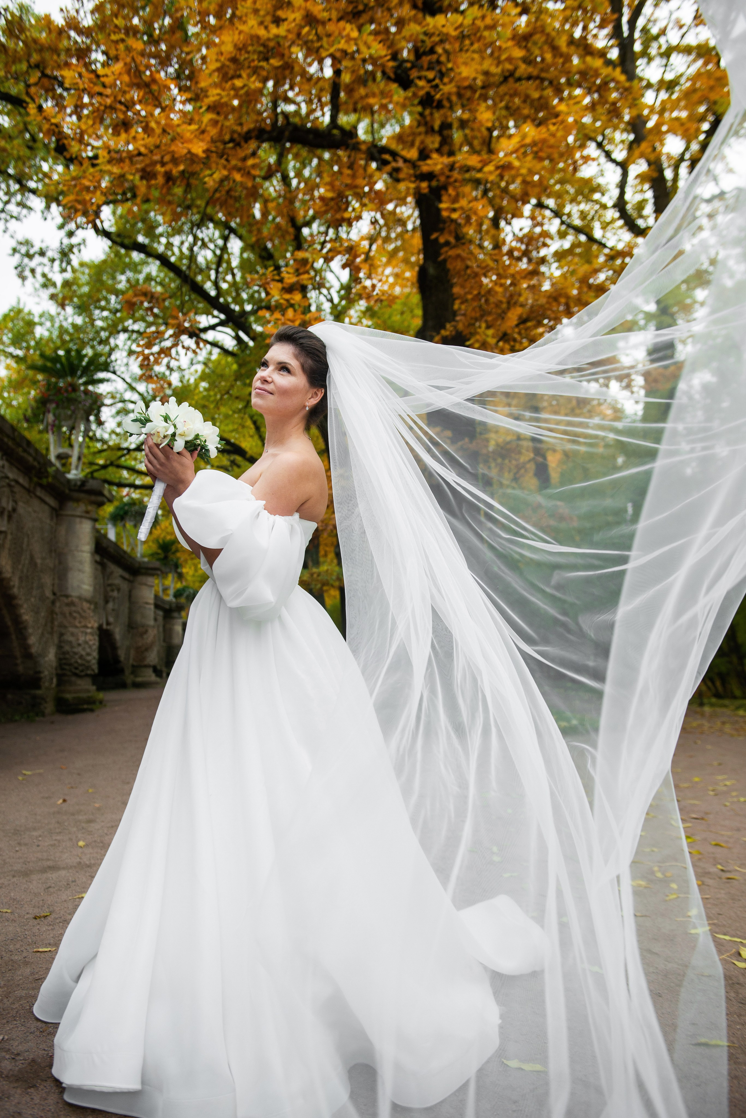 Осенняя свадебная прогулка в Екатерининском парке в Пушкине. Портретный, семейный и свадебный фотограф в Санкт-Петербурге и в Пушкине Ширяев Денис