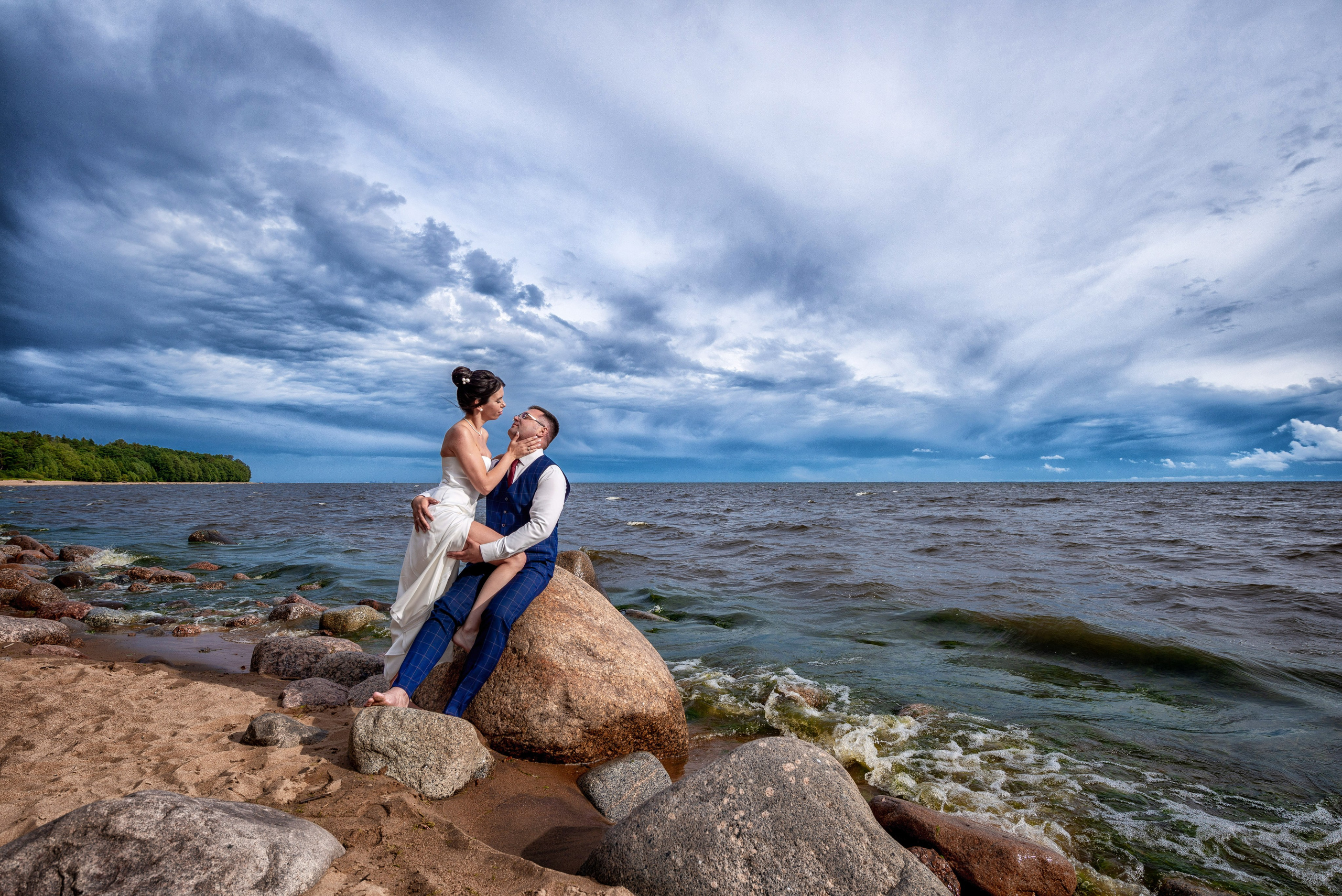 Евгений и Александра (фотосессия под дождём на Исаакиевской площади, свадебная прогулка на Финском заливе). Портретный, семейный и свадебный фотограф в Санкт-Петербурге и в Пушкине Ширяев Денис