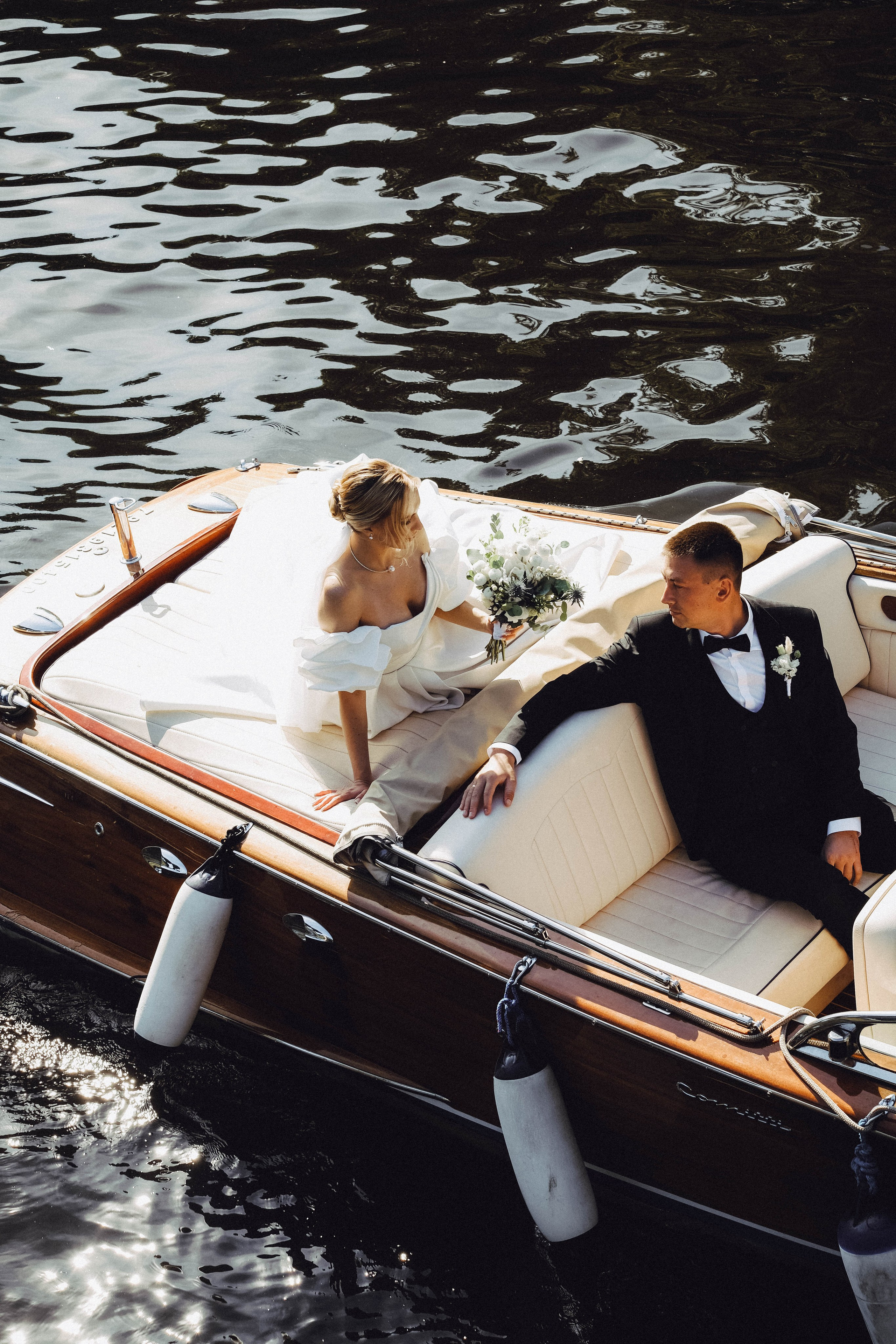 СВАДЕБГНАЯ ПРОГУЛКА ПО КАНАЛ САНКТ-ПЕТЕРБУРГА НА КАТЕРЕ. Профессиональный фотограф, Санкт-Петербург — Виктория Богомолова