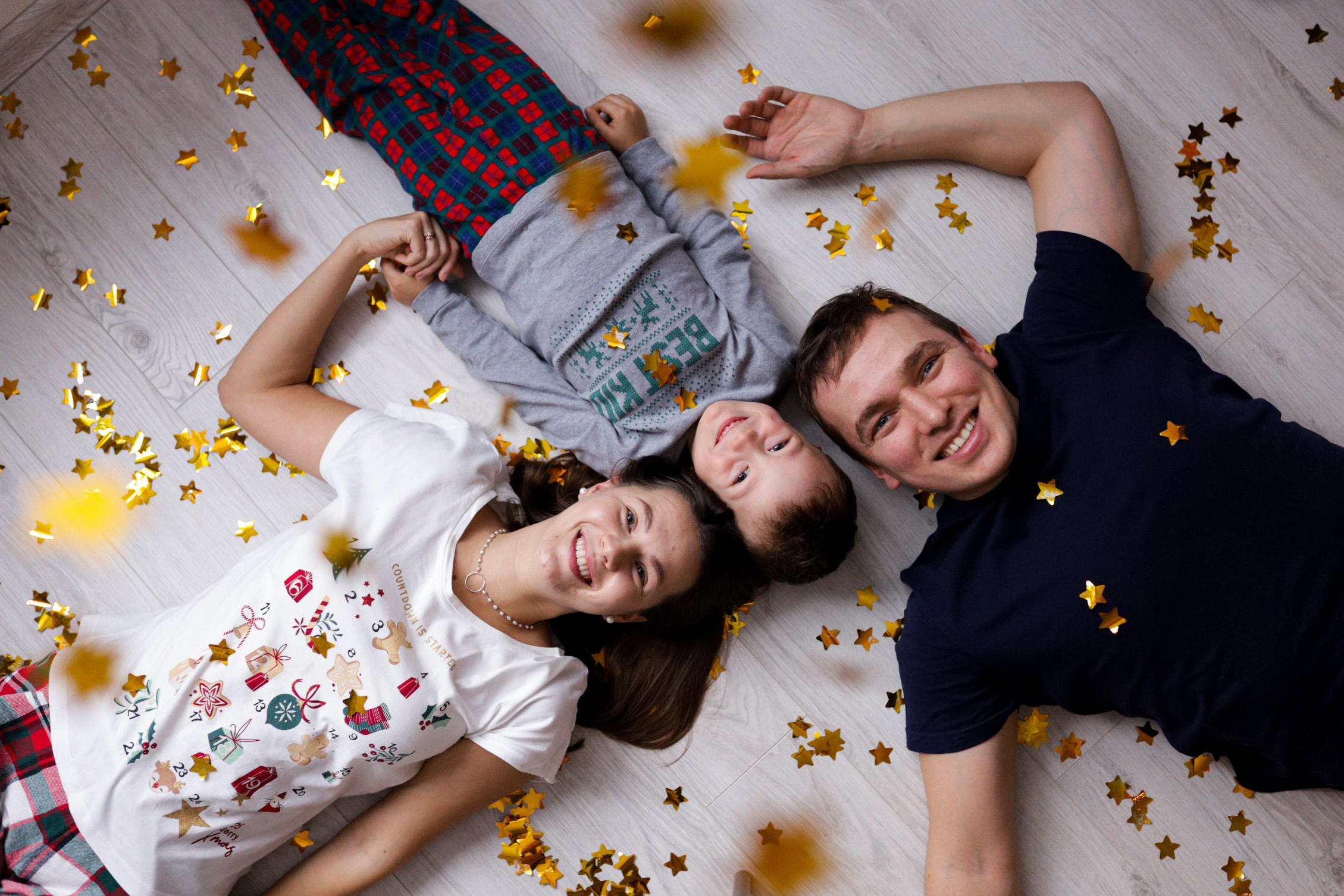 Даша, домашняя новогодняя. Семейный фотограф Москва