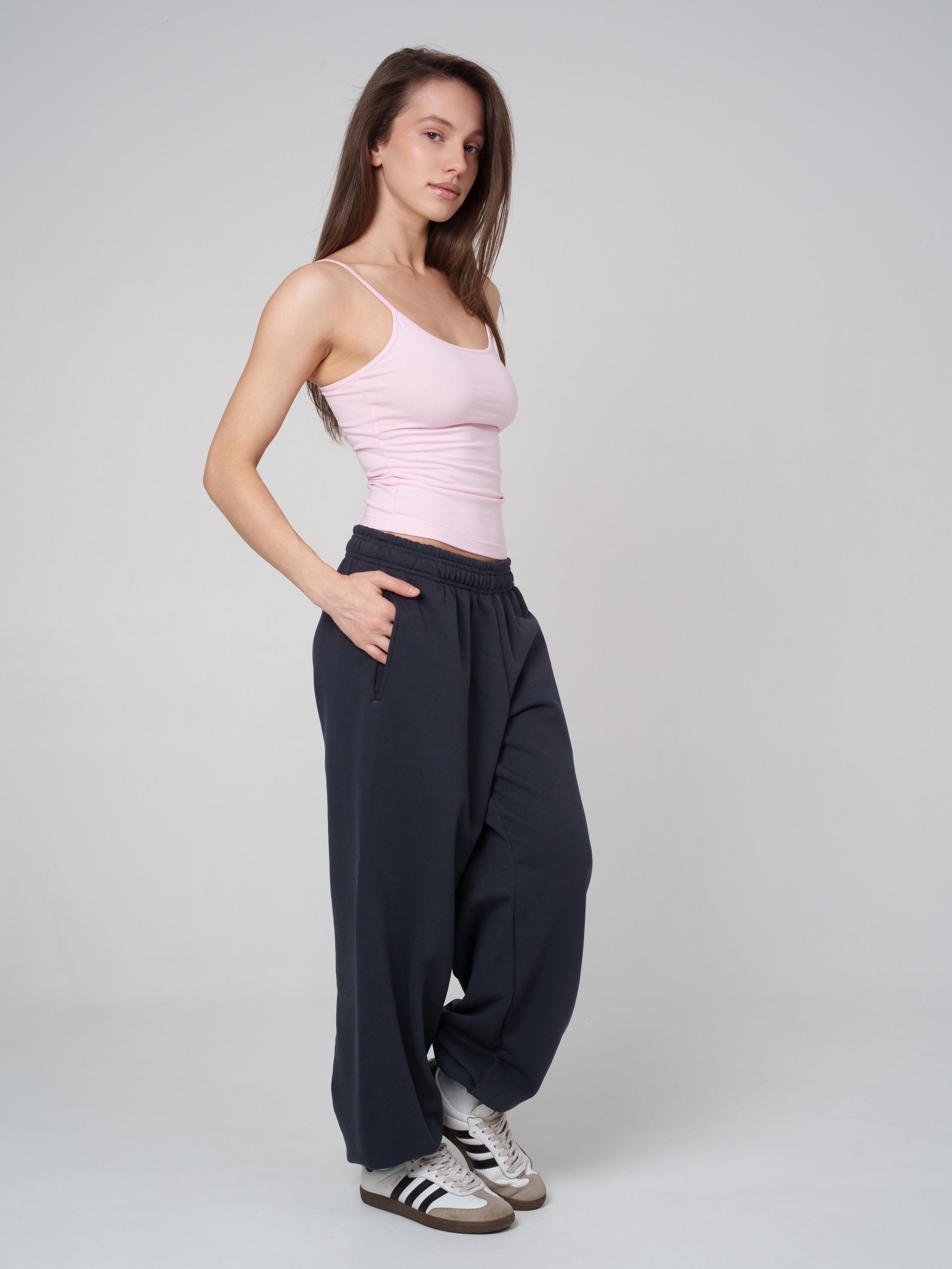 Топы на сером фоне. Иван Упоров — фотограф, рилсмейкер чебоксары