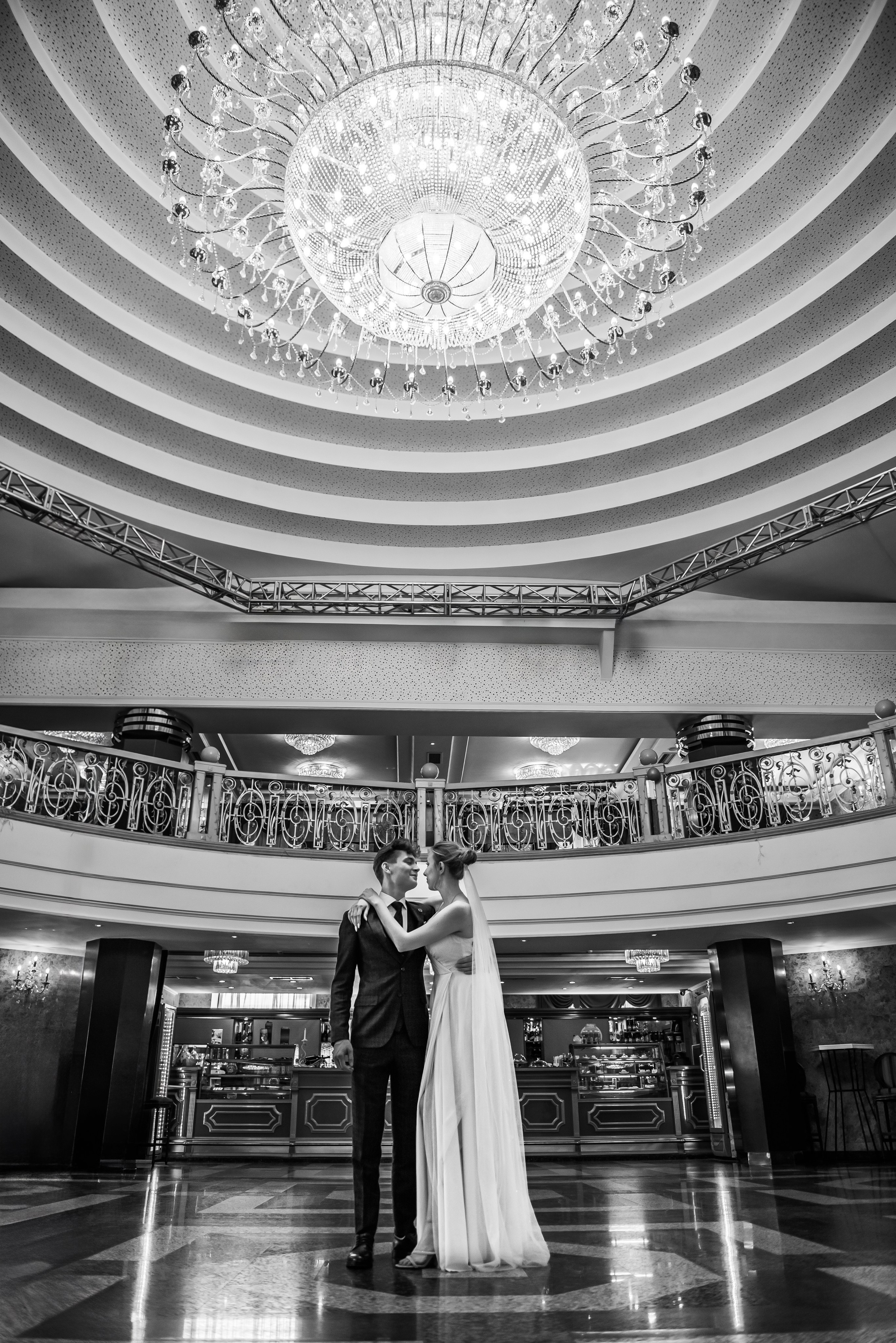 Свадебная фотосессия в музыкальном театре в г. Кемерово