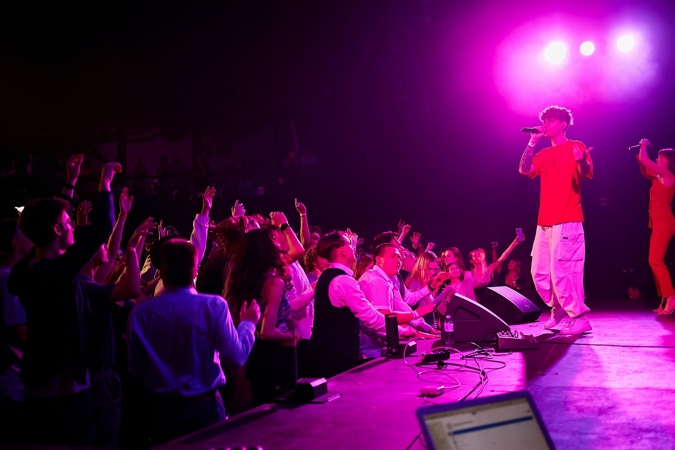 Выпускной 2024 концертный зал Академия ВТБ. Фотограф и Видеограф в Москве. Олег Корушев