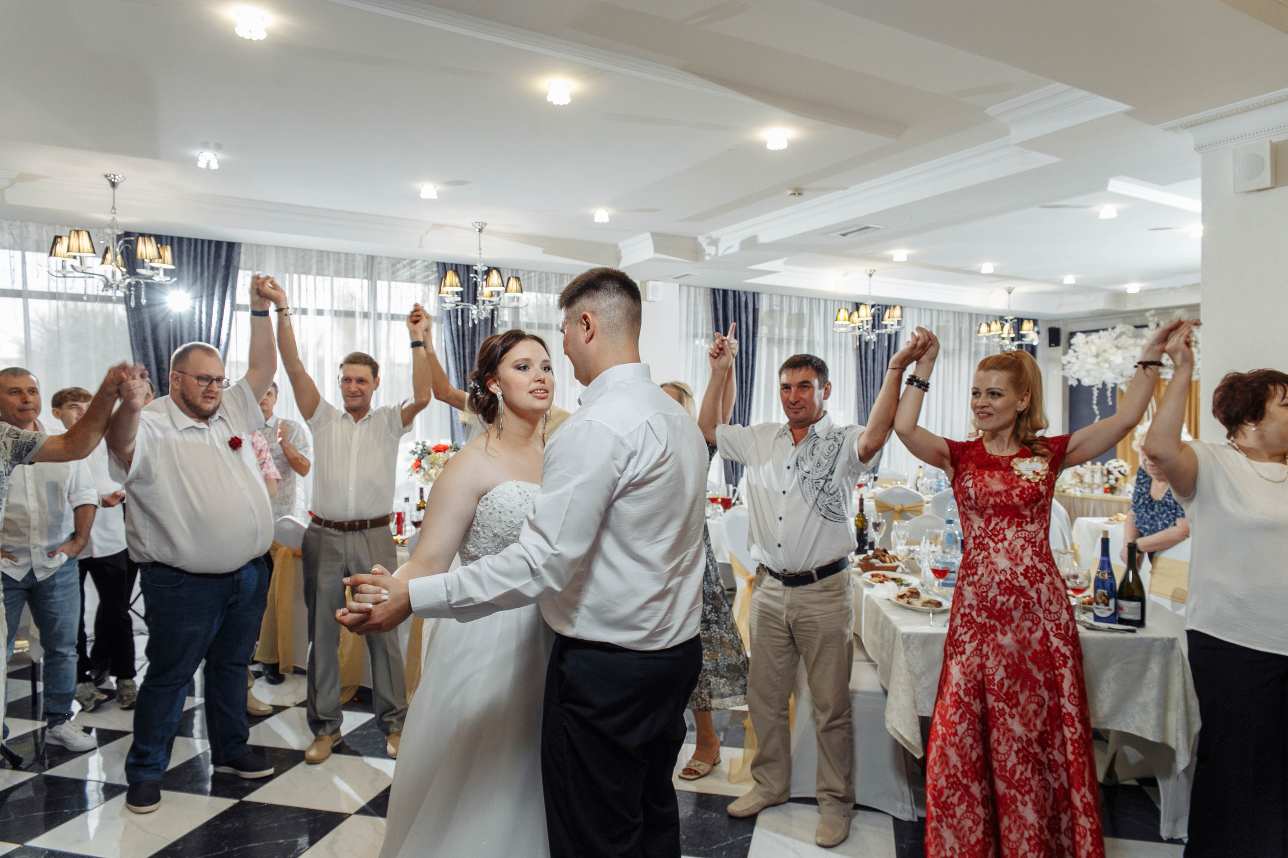 Татьяна и Виктор: настоящая русская свадьба. Событийный фотограф Максим Бескоровайновнов