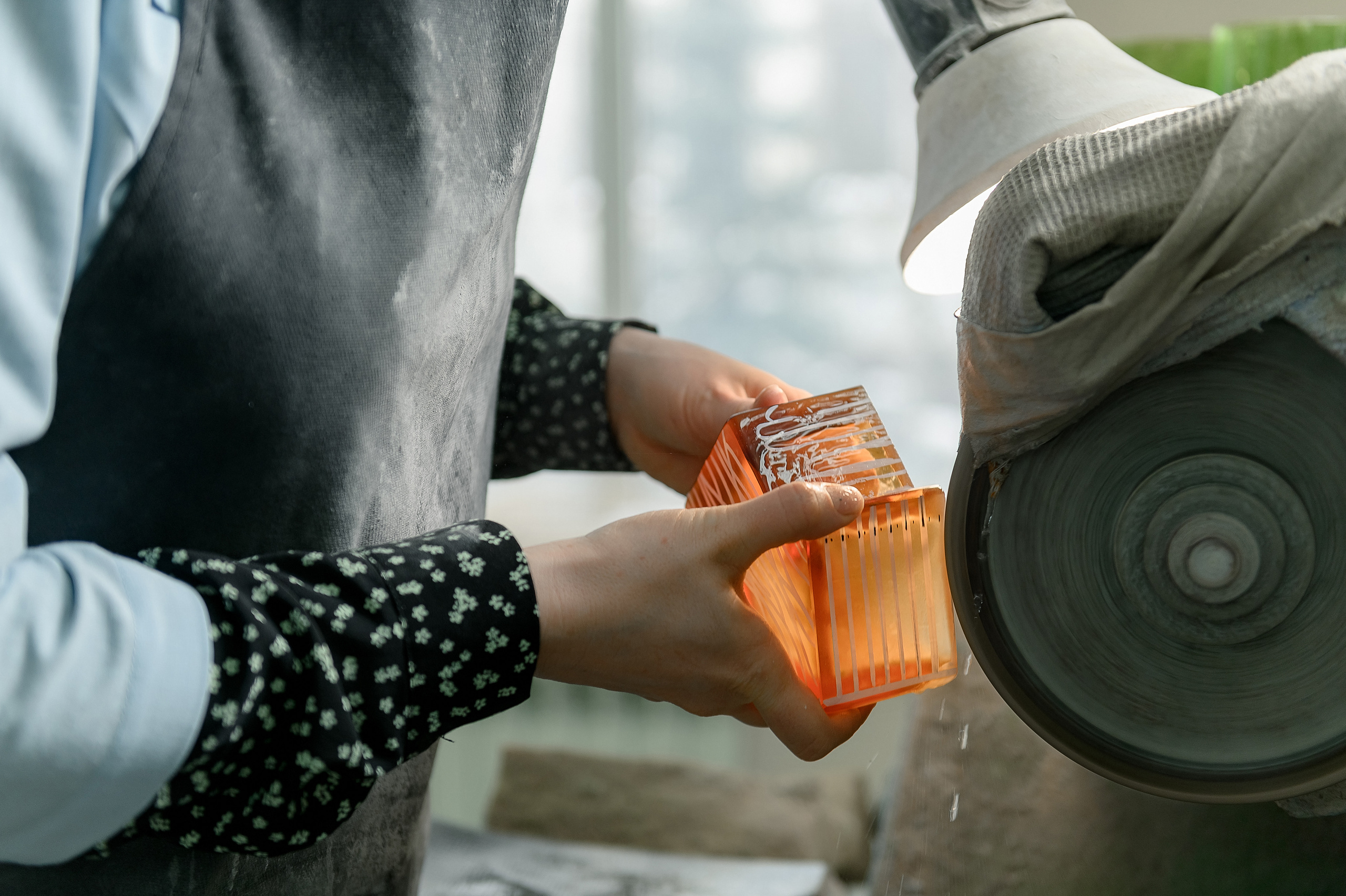 Художник Хрустального завода Наталья Любимова. Свадебный и семейный фотограф Ангелина Нусина
