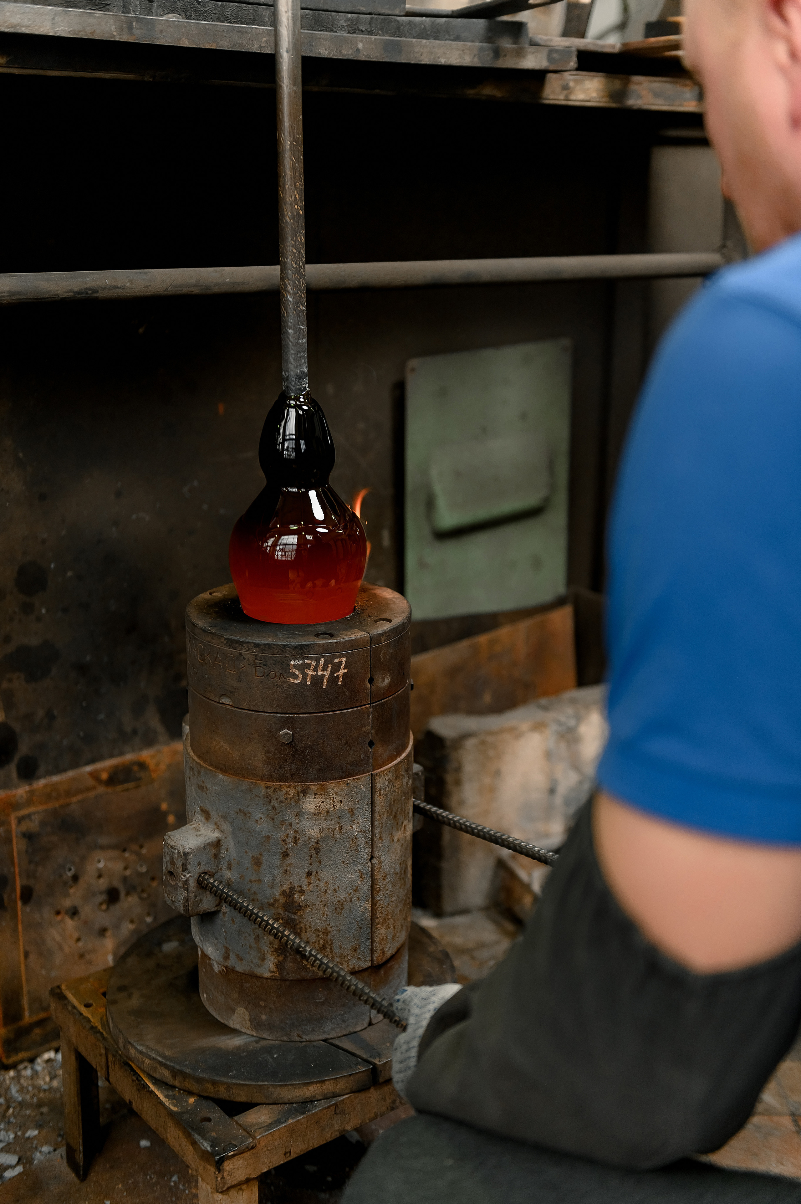 Художник Хрустального завода Наталья Любимова. Свадебный и семейный фотограф Ангелина Нусина
