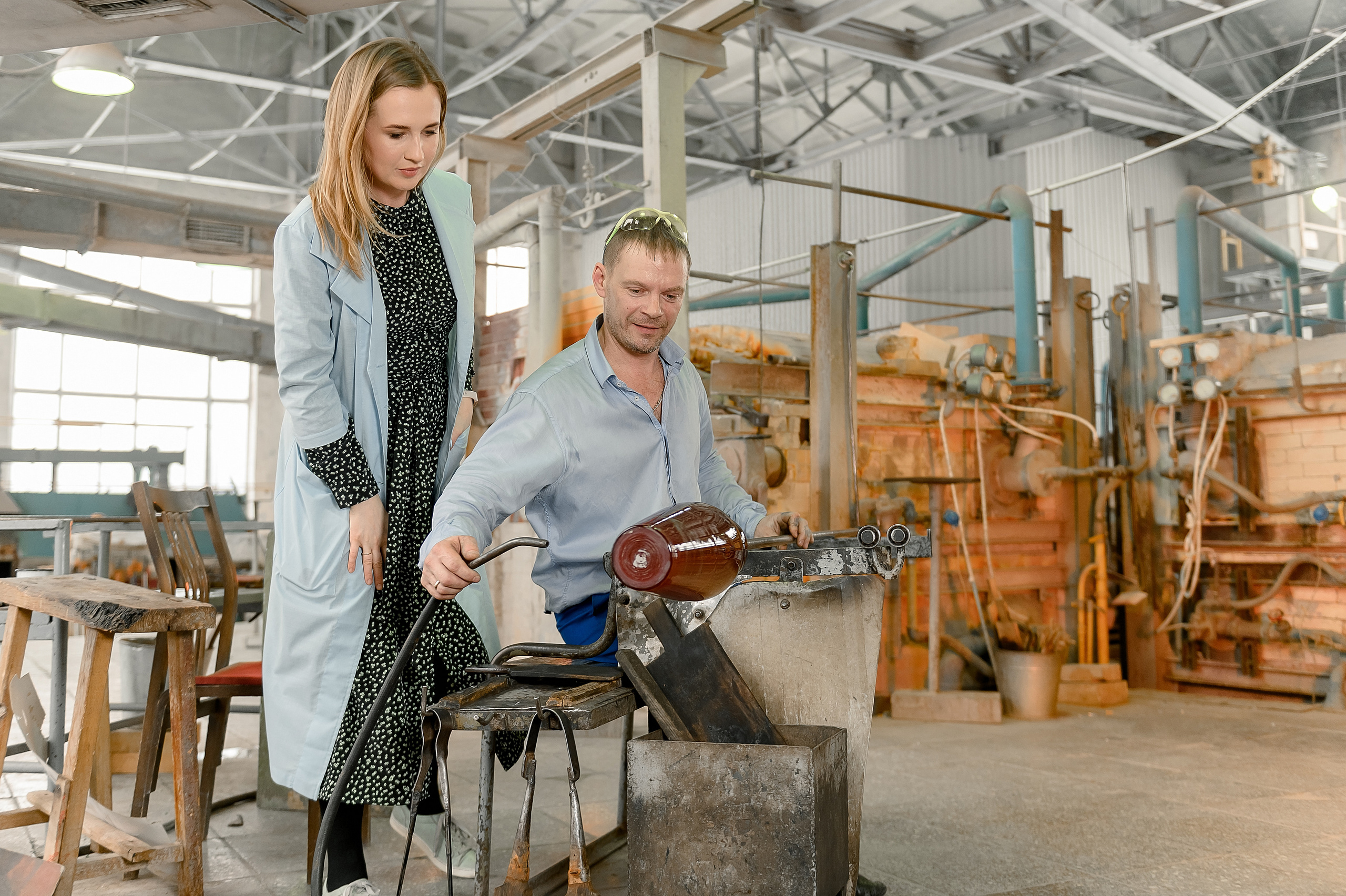 Художник Хрустального завода Наталья Любимова. Свадебный и семейный фотограф Ангелина Нусина