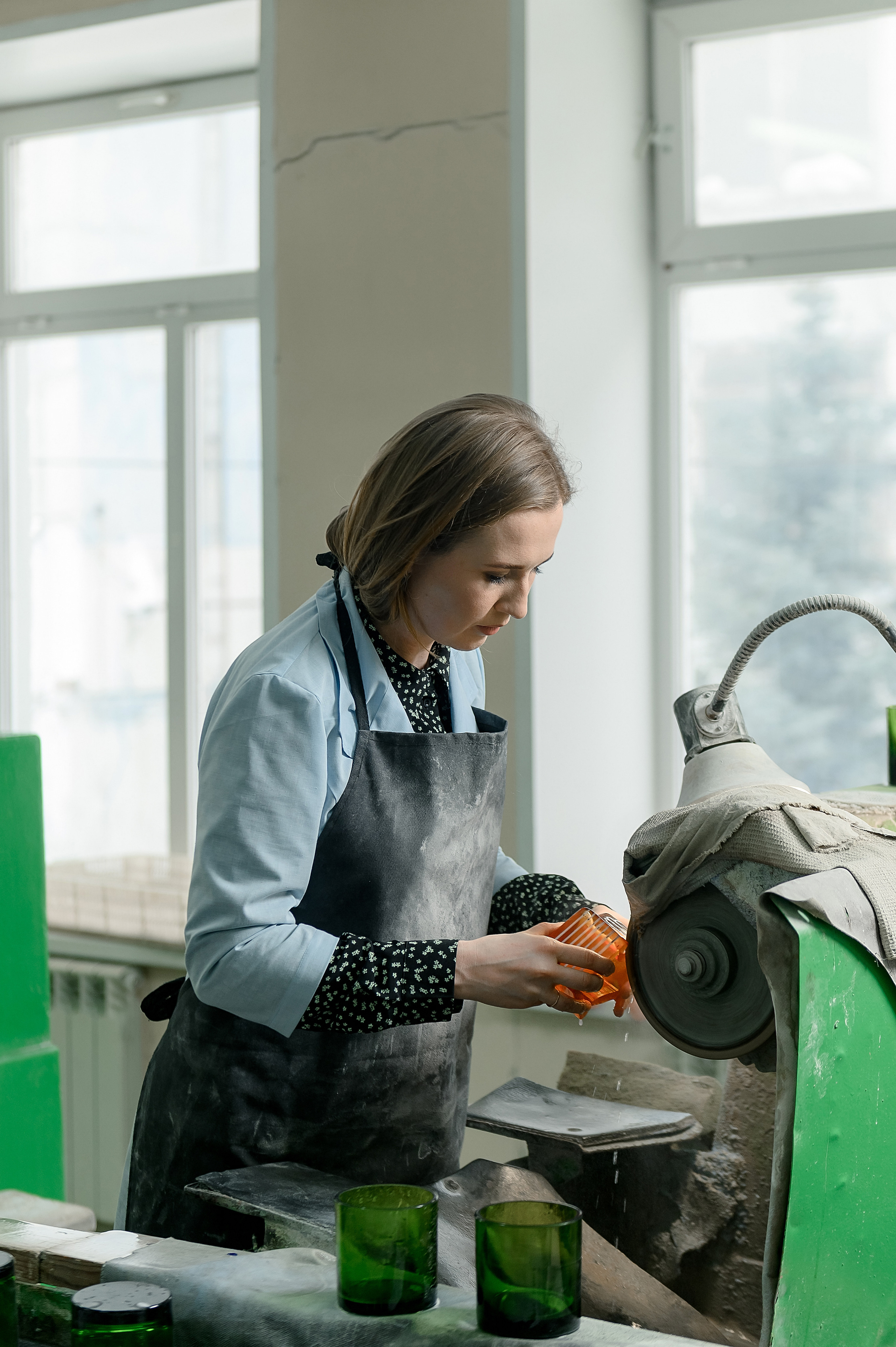 Художник Хрустального завода Наталья Любимова. Свадебный и семейный фотограф Ангелина Нусина