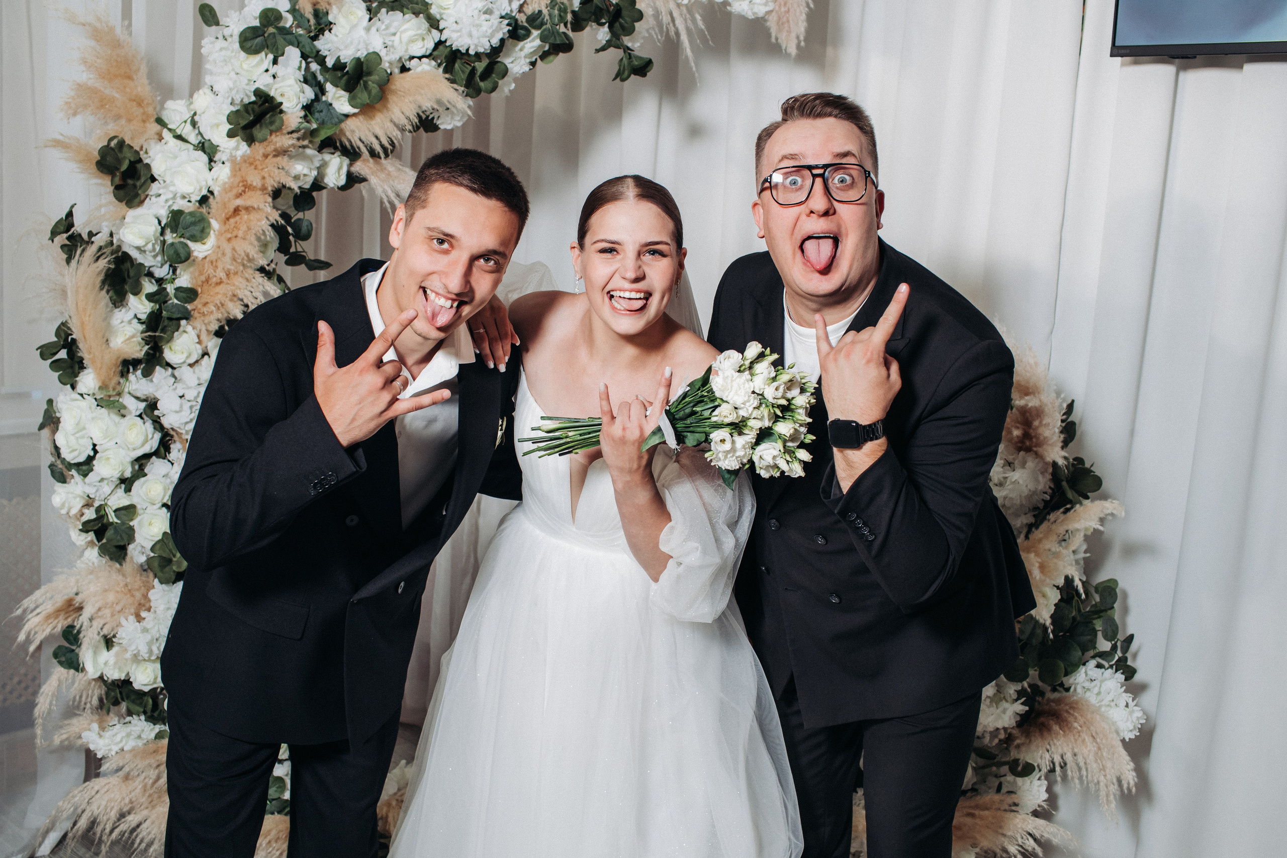 Vlad & Nadya (Saint-Petersburg, Russia). Destination wedding photographer Peter Letu