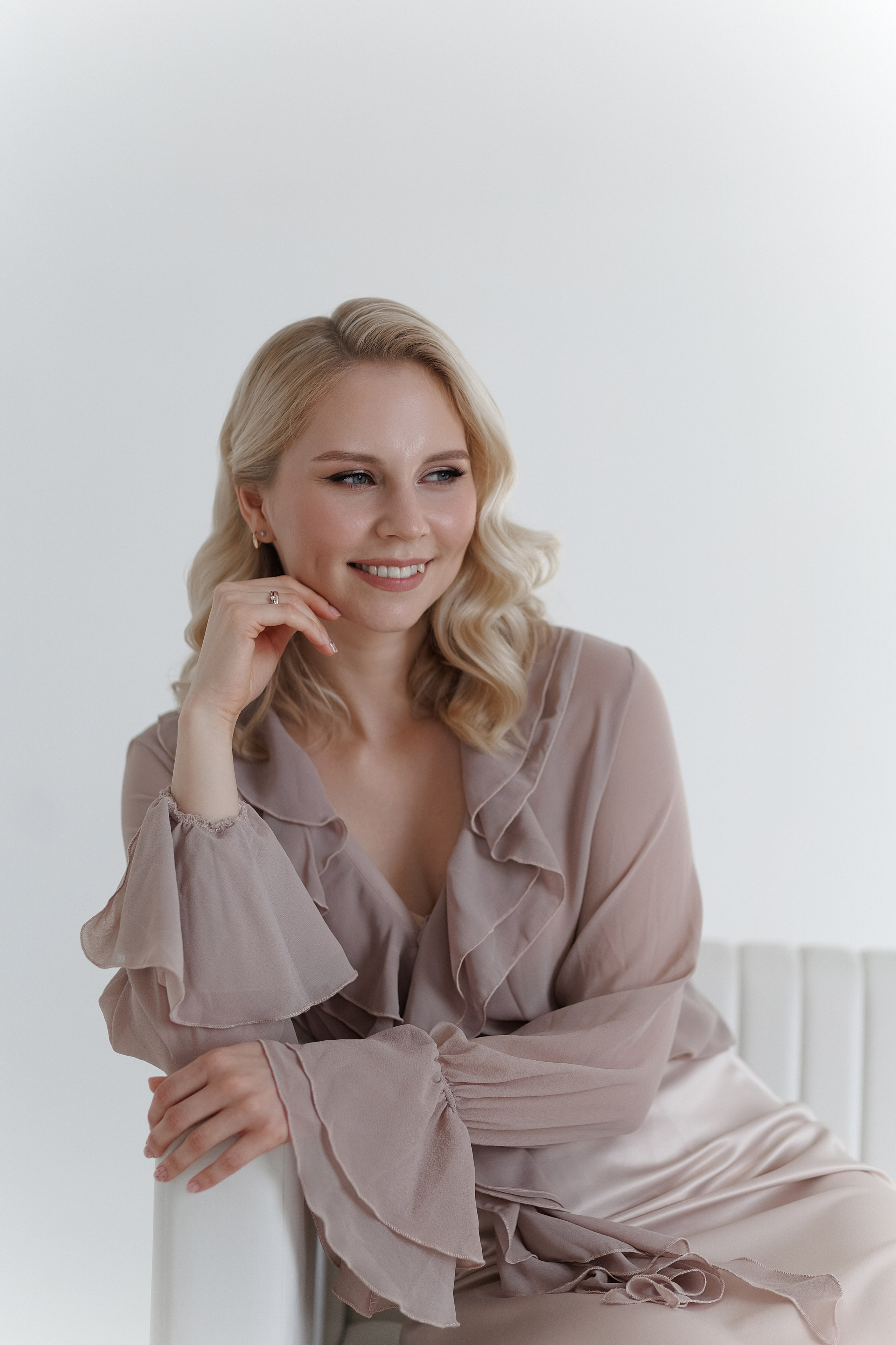 Диана с мамой в студии. Свадебный фотограф в Пскове и Санкт-Петербурге | Анна Голикова