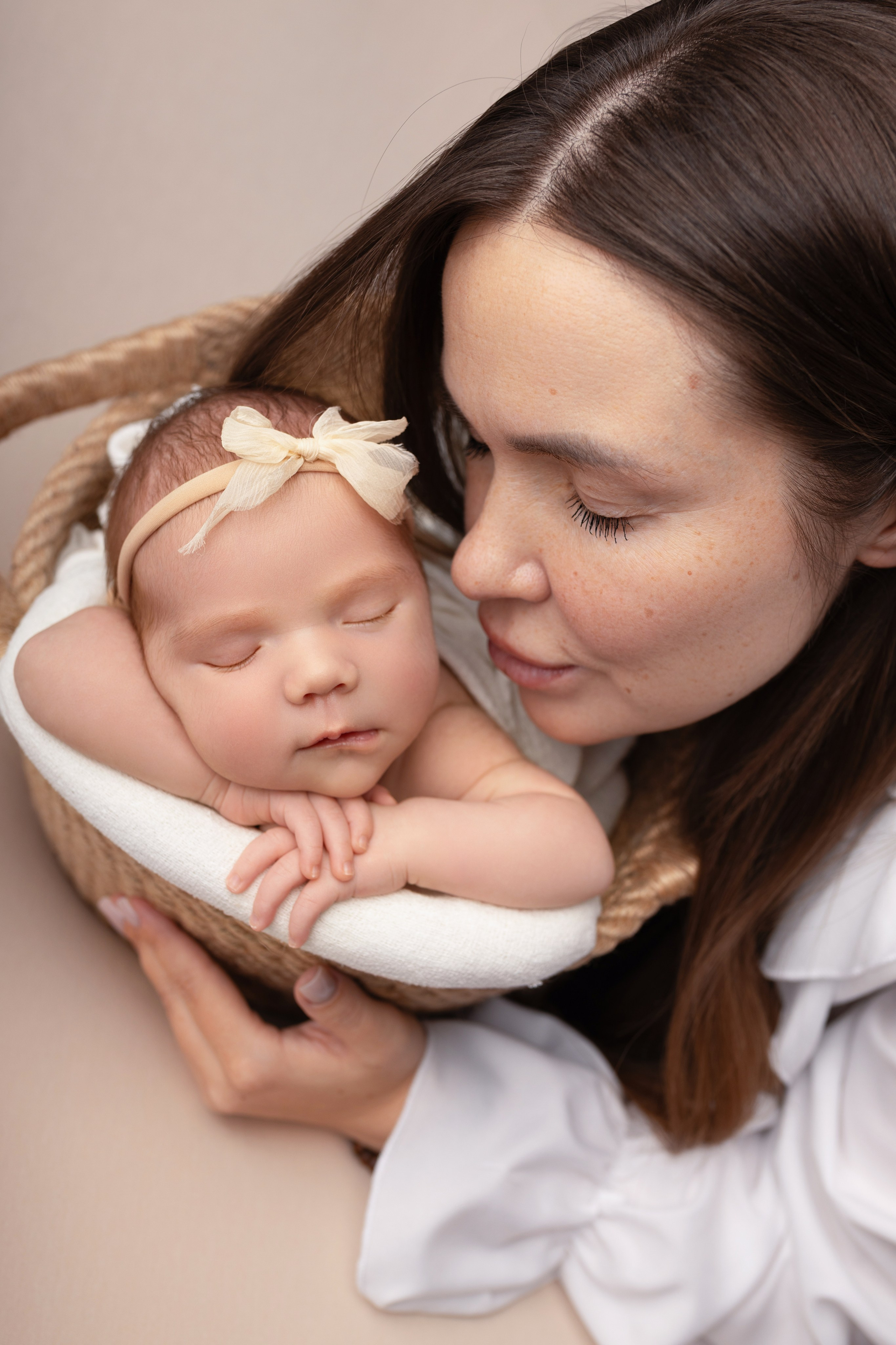 Новорожденные девочки. Фотограф новорожденных Модяева Ирина