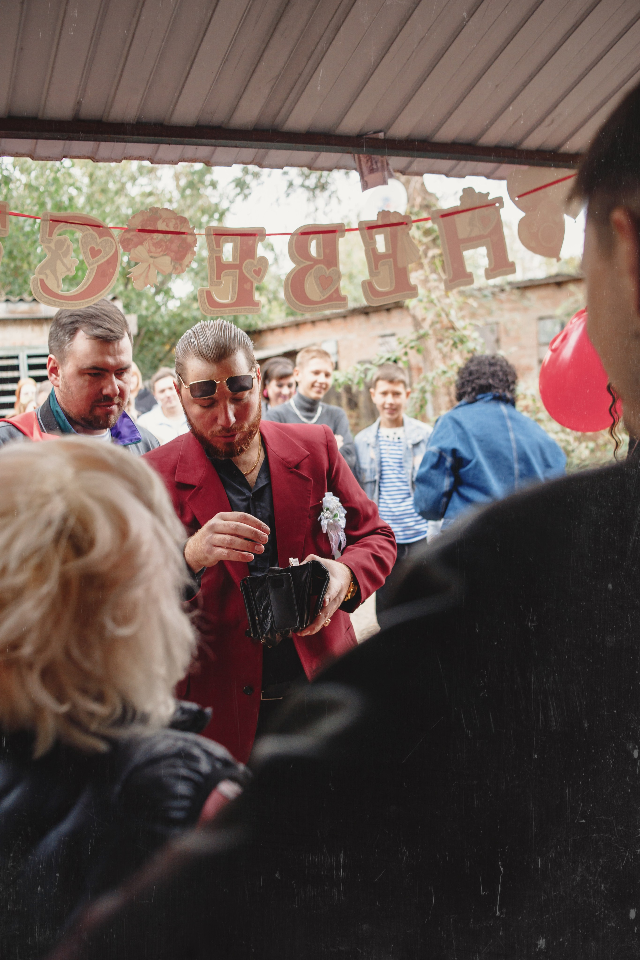 Свадебная фотосессия в стиле 90-х. Свадебный и семейный фотограф в Краснодарском крае Мария Данилкина