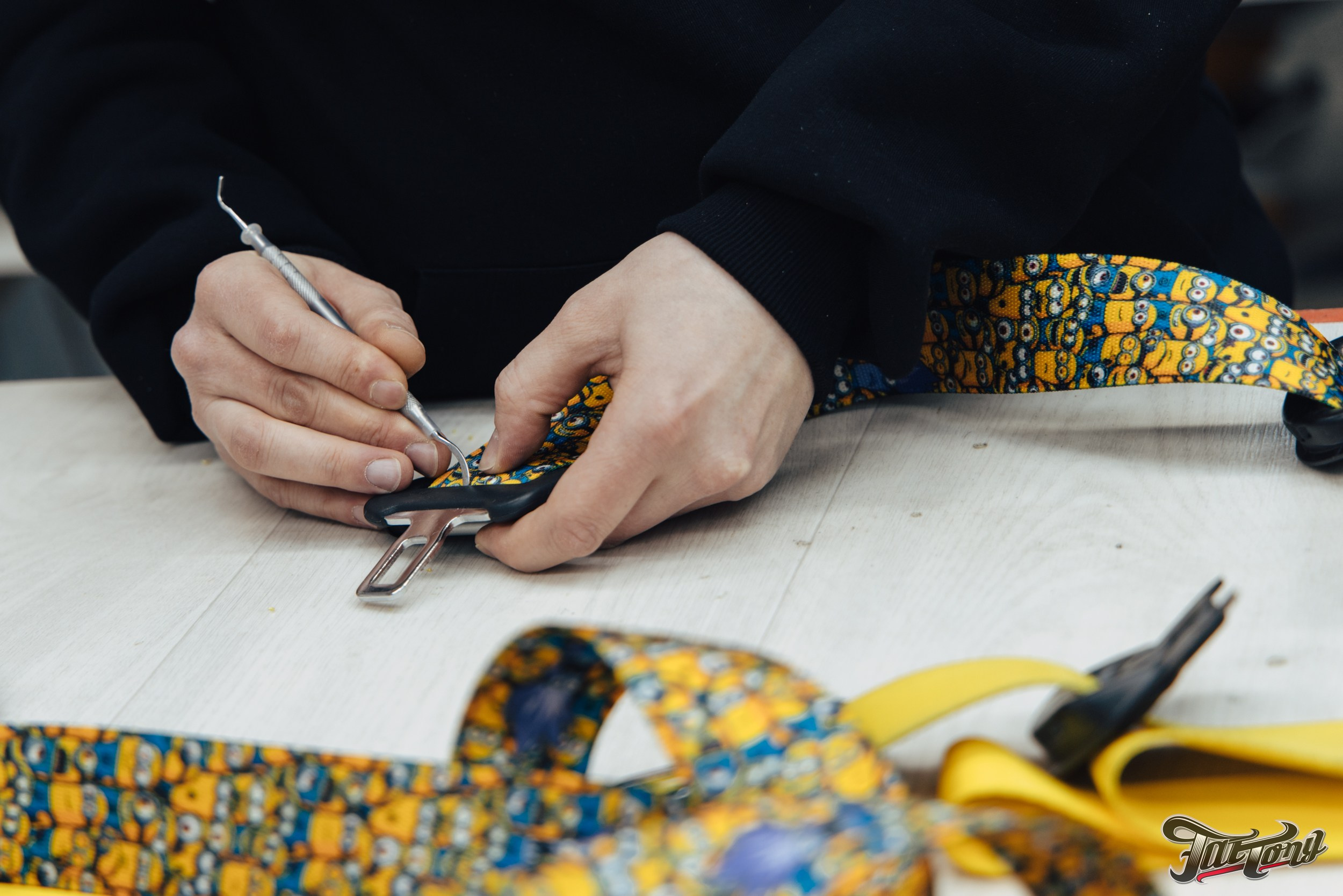 Alfa Romeo Giulia ремни безопасности с принтом и оклейка проемов. DeLorein