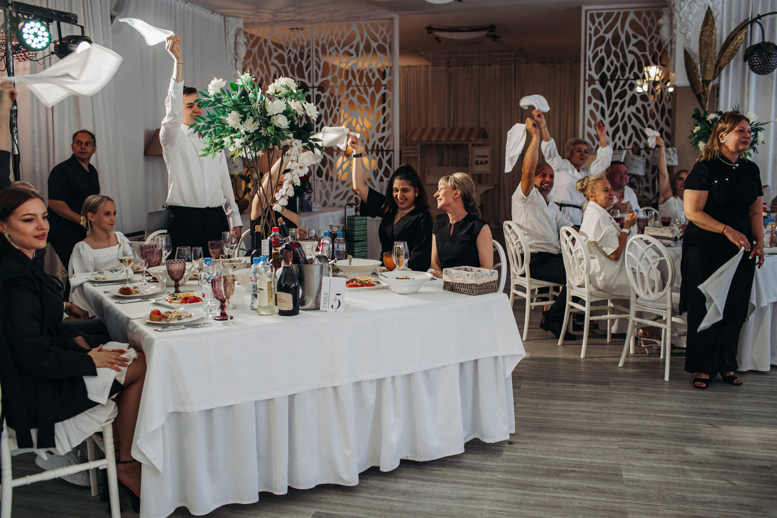 Vlad & Nadya (Saint-Petersburg, Russia). Destination wedding photographer Peter Letu