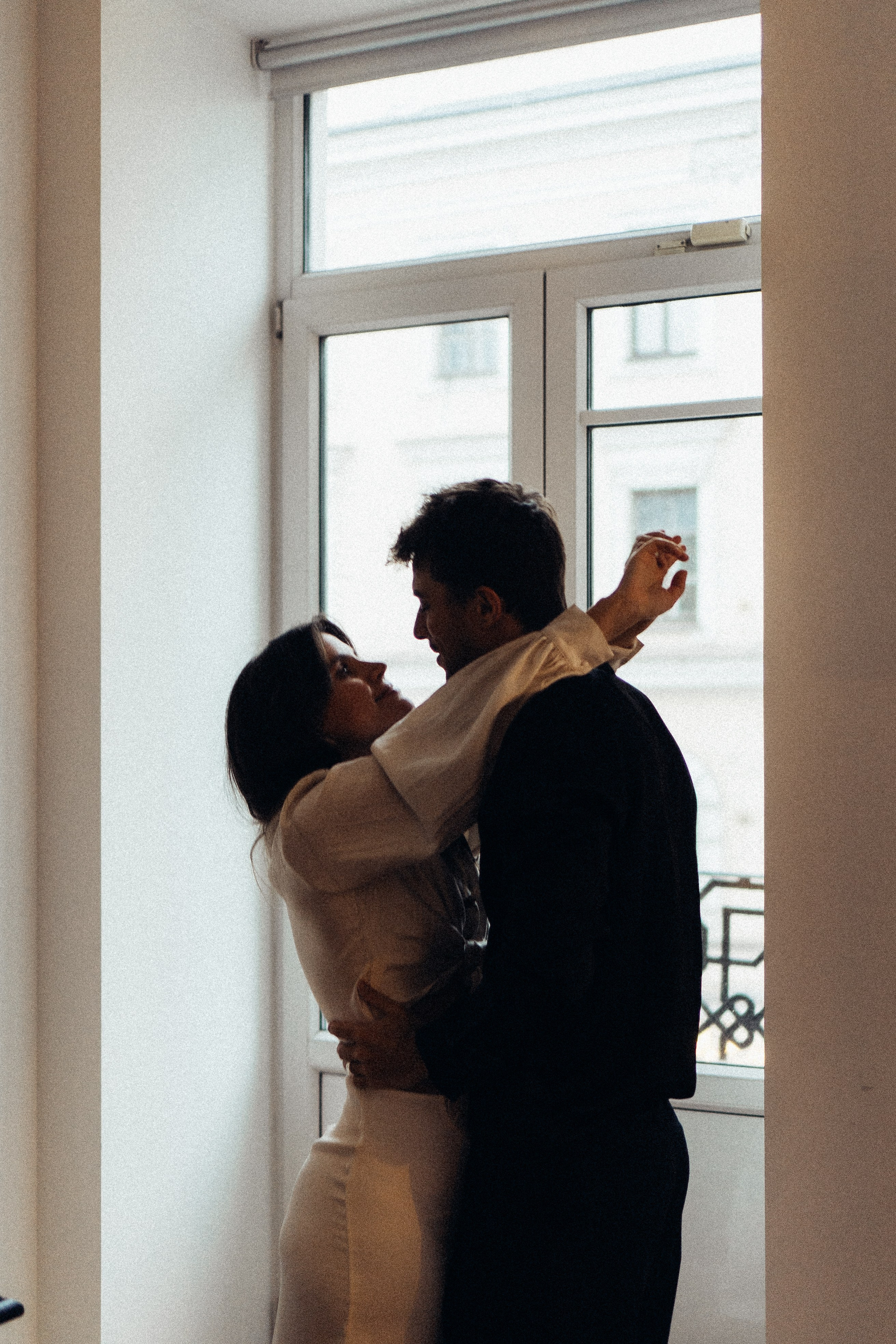 УТРО ЖЕНИХА И НЕВЕСТЫ В ПИТЕРСКОЙ КВАРТИРЕ И СЬЕМКА С СВАДЕБНЫХ ОБРАЗАХ. Профессиональный фотограф, Санкт-Петербург — Виктория Богомолова