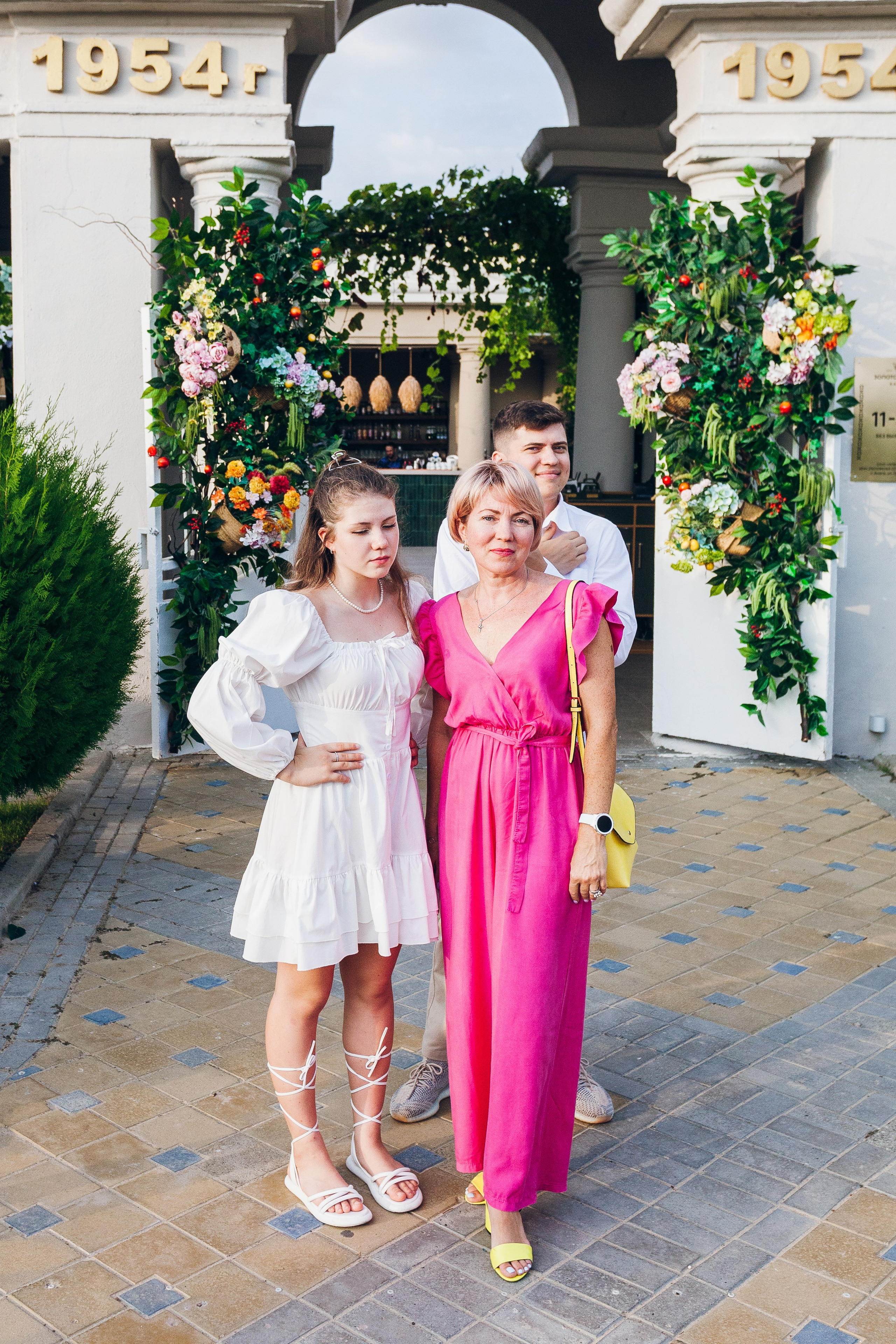 День рождение в уютном ресторане. Фотограф Денис Денисов