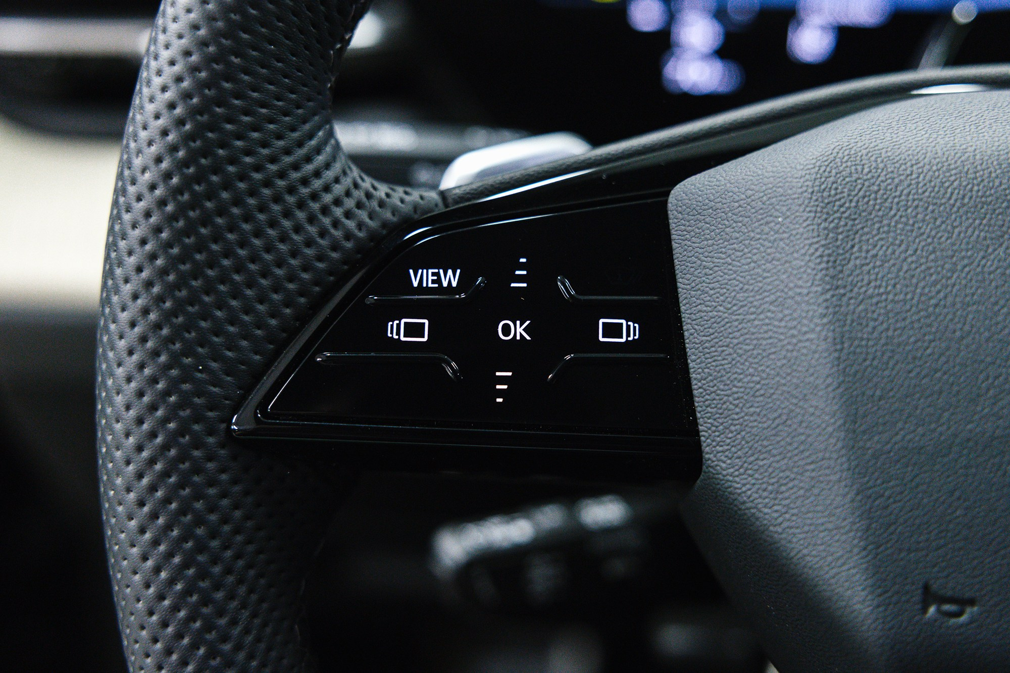 Audi Q5  40 TFSI 2.0 S tronic (204 л. с.). Автосалон «Х-Авто»