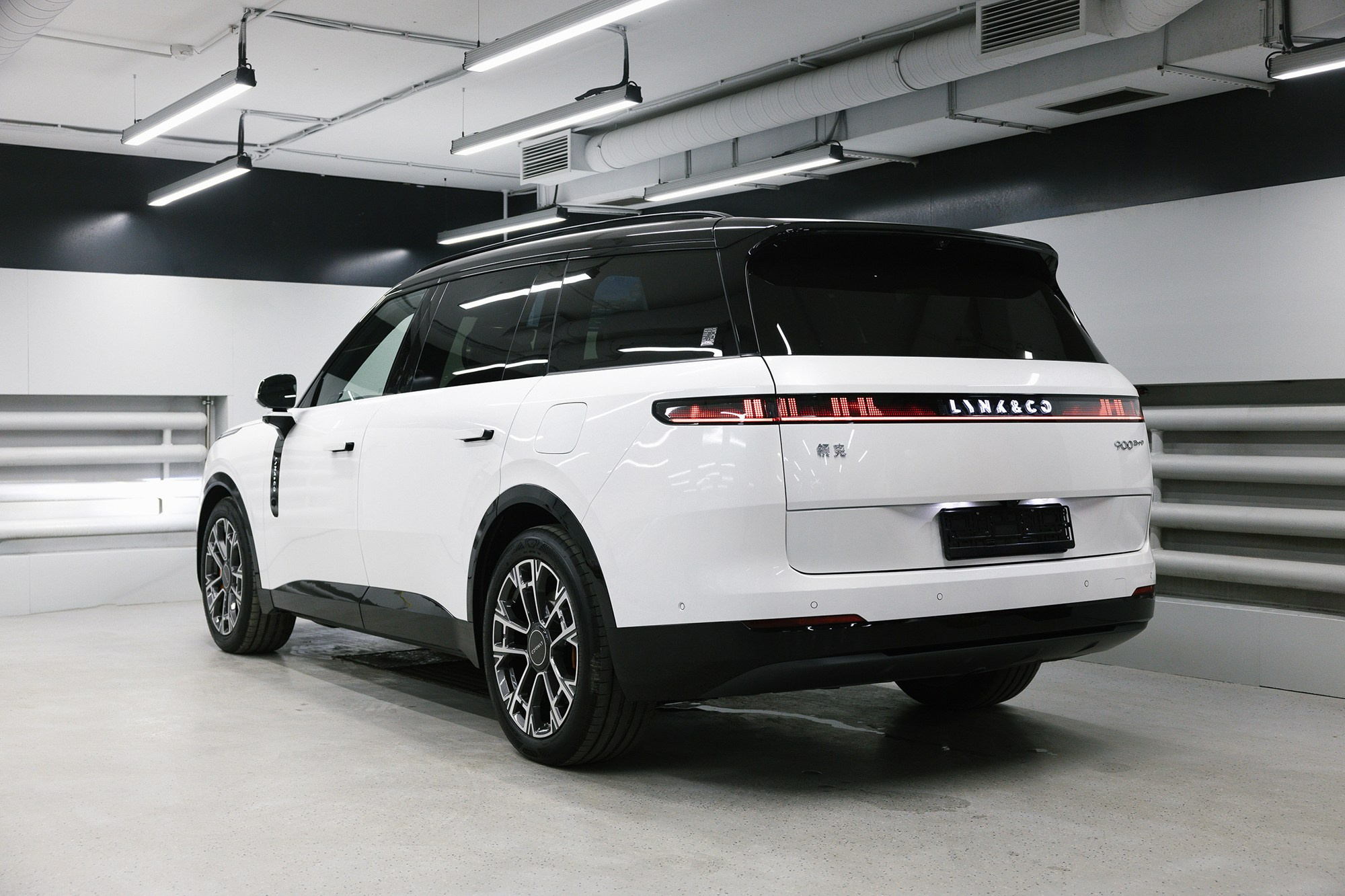 Lynk & Co 900 Ultra 2,0hyb 4WD AT (734 л. с.). Автосалон «Х-Авто»