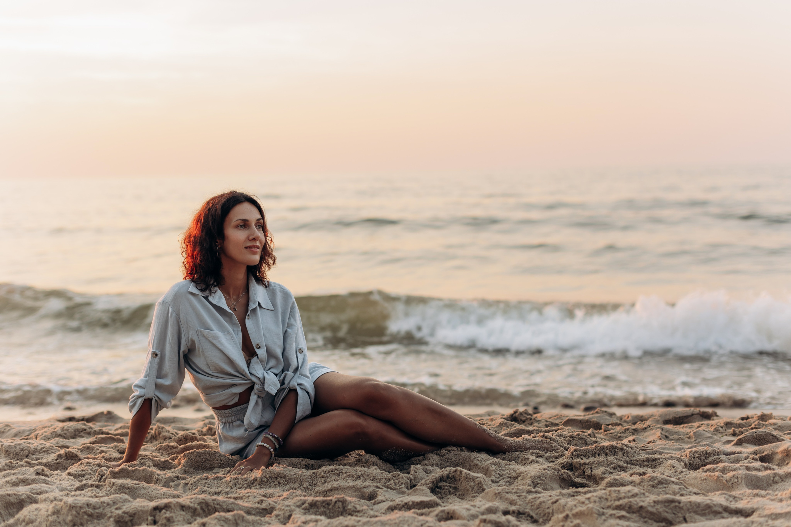 Подруги Пионеский Сосновый бор закат. Фотограф в Калининграде свадебная фотография, репортажная, фотосессии