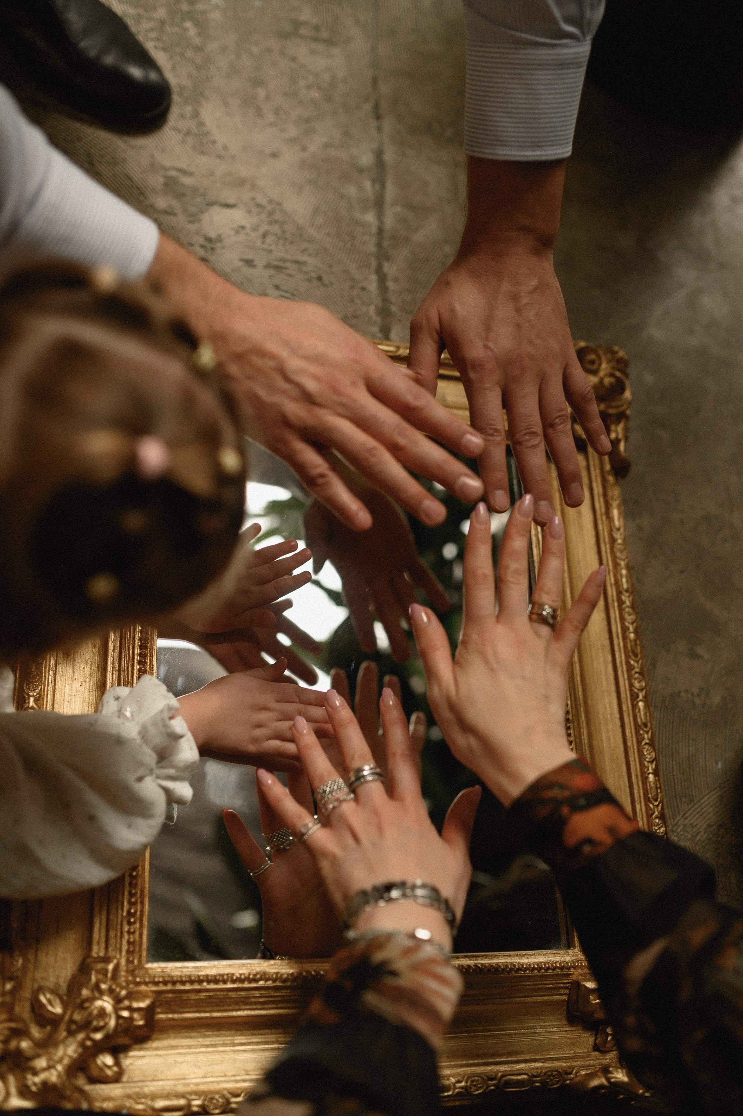 Андрей, Оля и Таисия в студии Пространство. Семейный и свадебный lifestyle-фотограф в Москве Мария Петрова