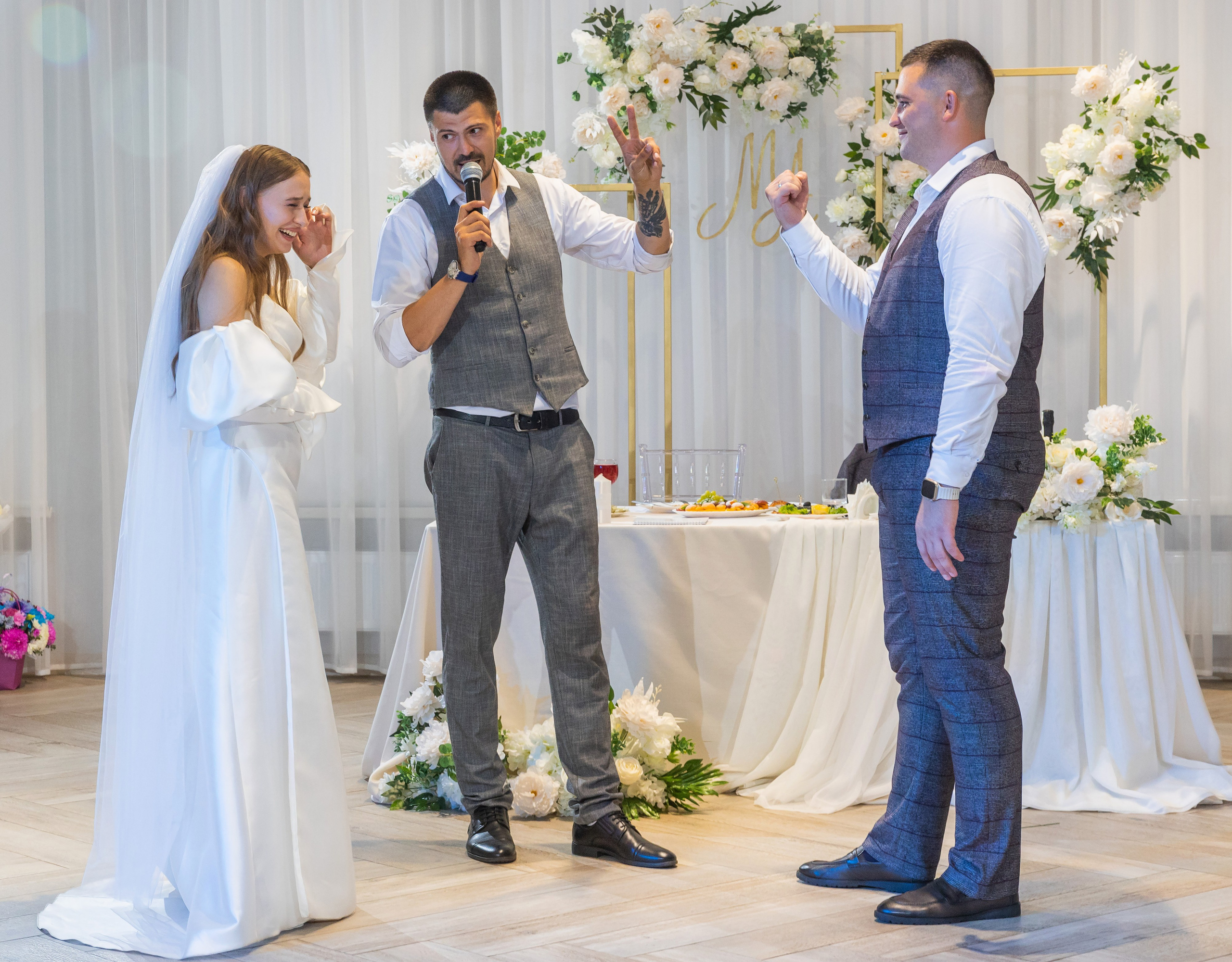 Михаил и Анастасия. Фотограф Петров Александр Свадьбы, Съемка в студии, Выпускные альбомы г. Балашов