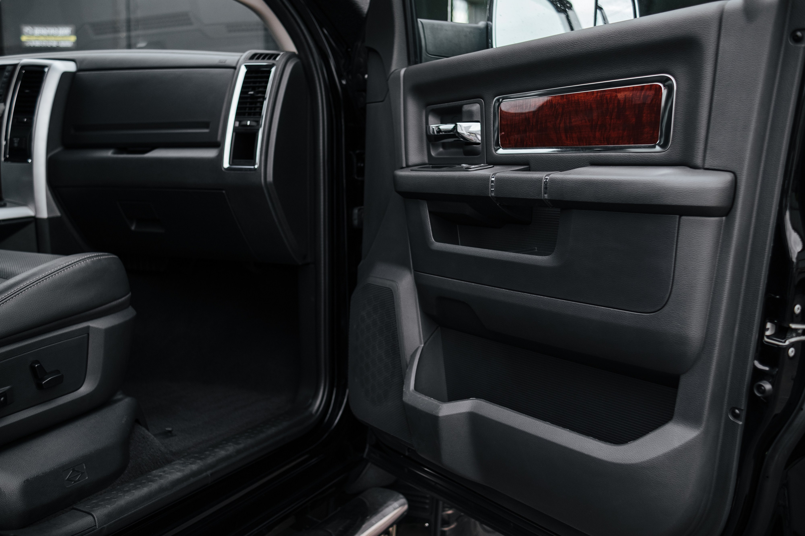 DODGE RAM. Фуд и предметный фотограф Виталий Морозов г. Москва