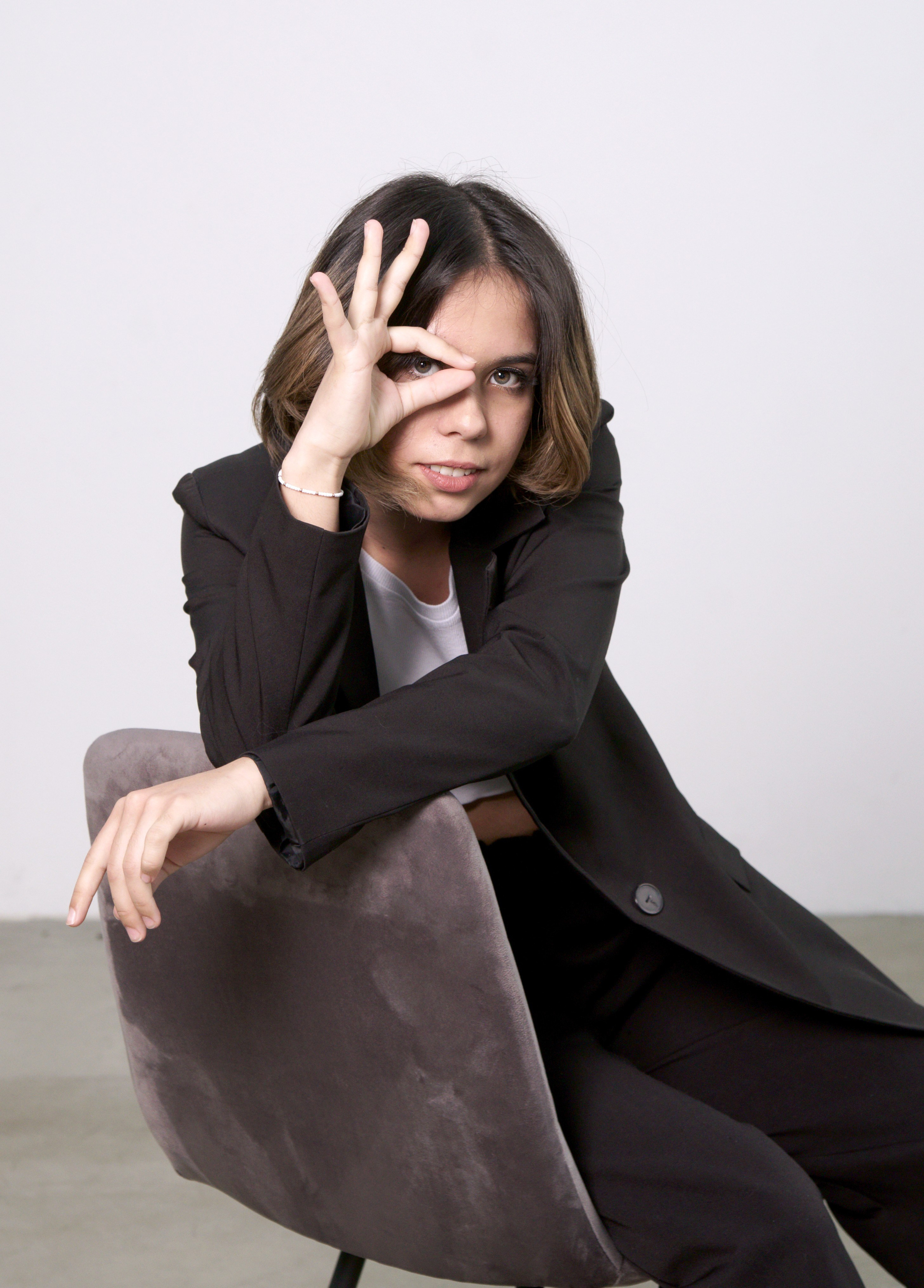 Студийная фотосессия выпускников 9,11 классов в Иркутске