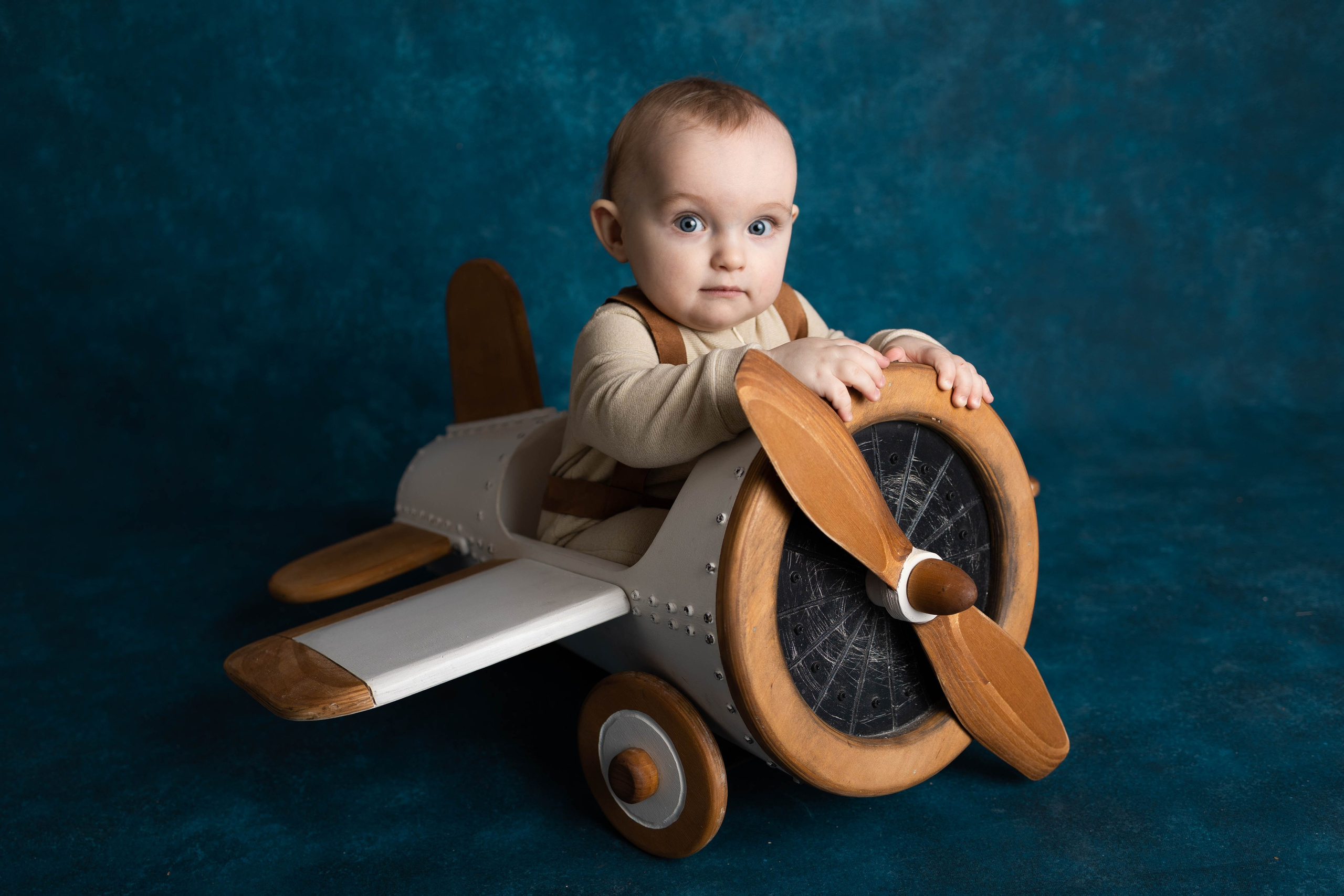 От 9 месяцев  - Фотограф новорожденных: магия детства в каждом снимке. Фотограф новорожденных: волшебные моменты первых дней жизни