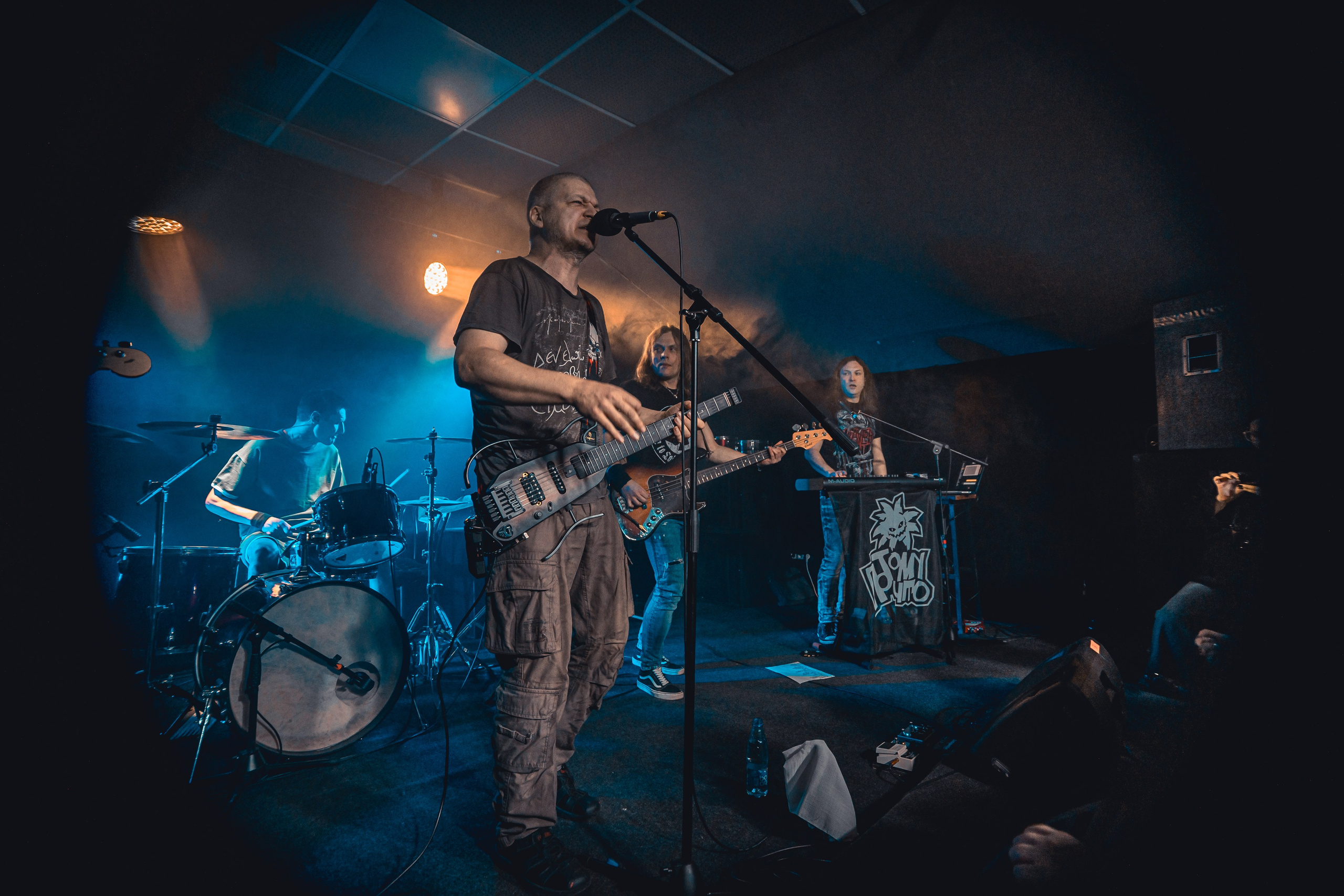 Потомучто. Красноярск, 28.02.2025, бар 64/6. Фотограф Регина Крикунова г. Красноярск