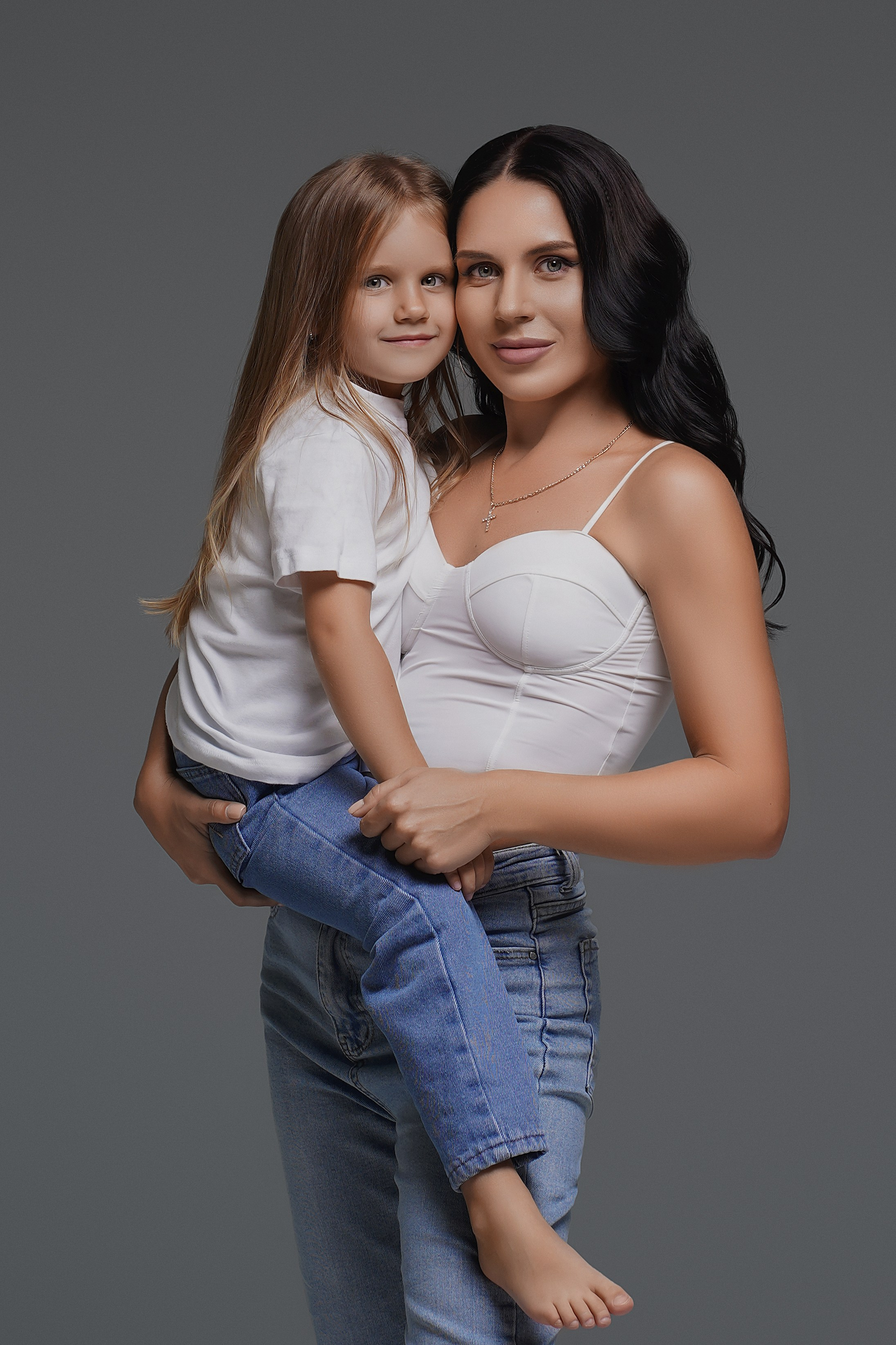 Алина и Ева. Главная