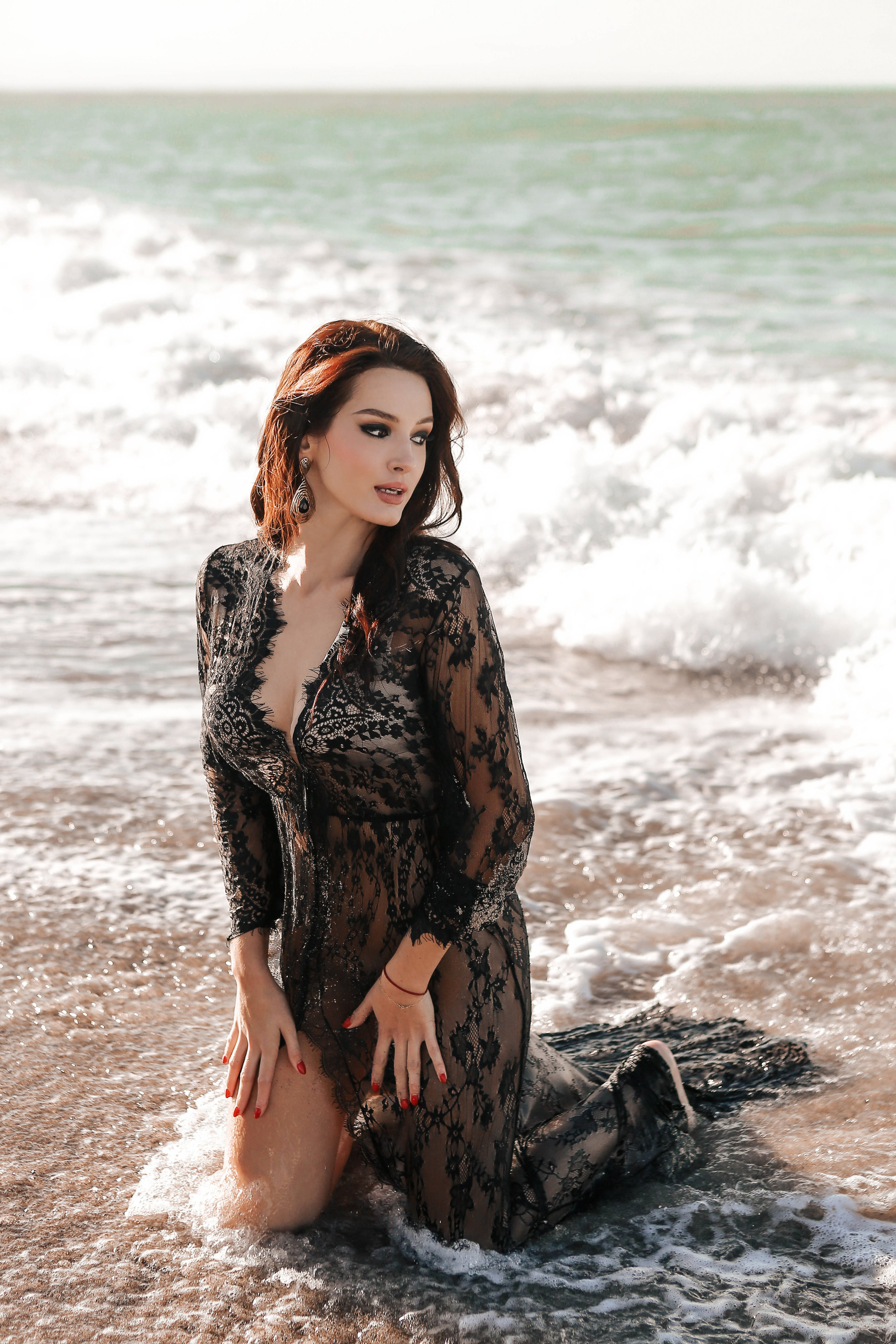 Девушка на пляже в платье. Фотограф в Краснодаре и в Евпатории Дарья Белоущенко