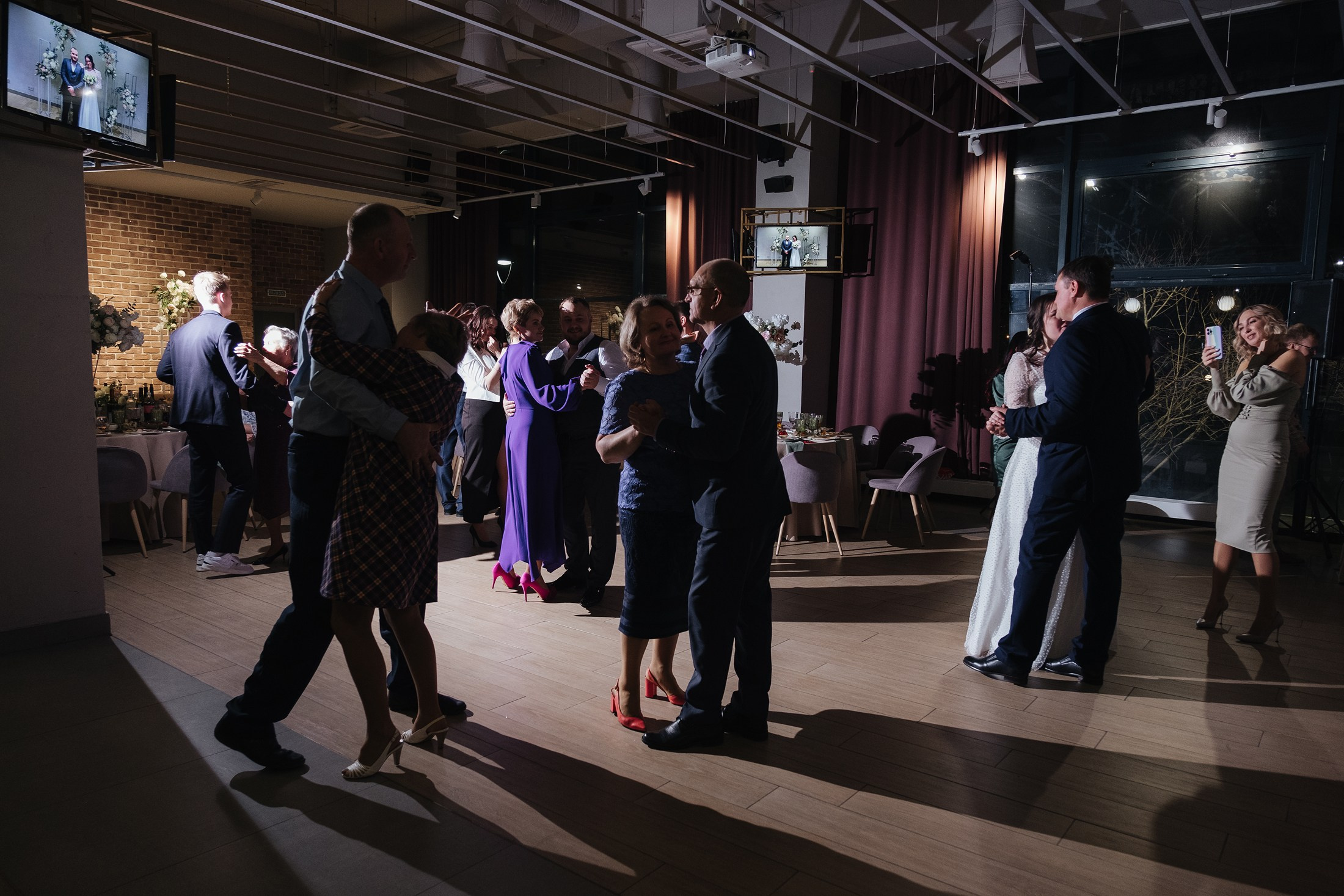 Свадебная фотосессия Москве — лучшие места, стиль, образы, красивые кадры, эмоции. Свадебный фотограф в Екатеринбурге — заказ профессиональной фотосесии, все виды фотосъемки