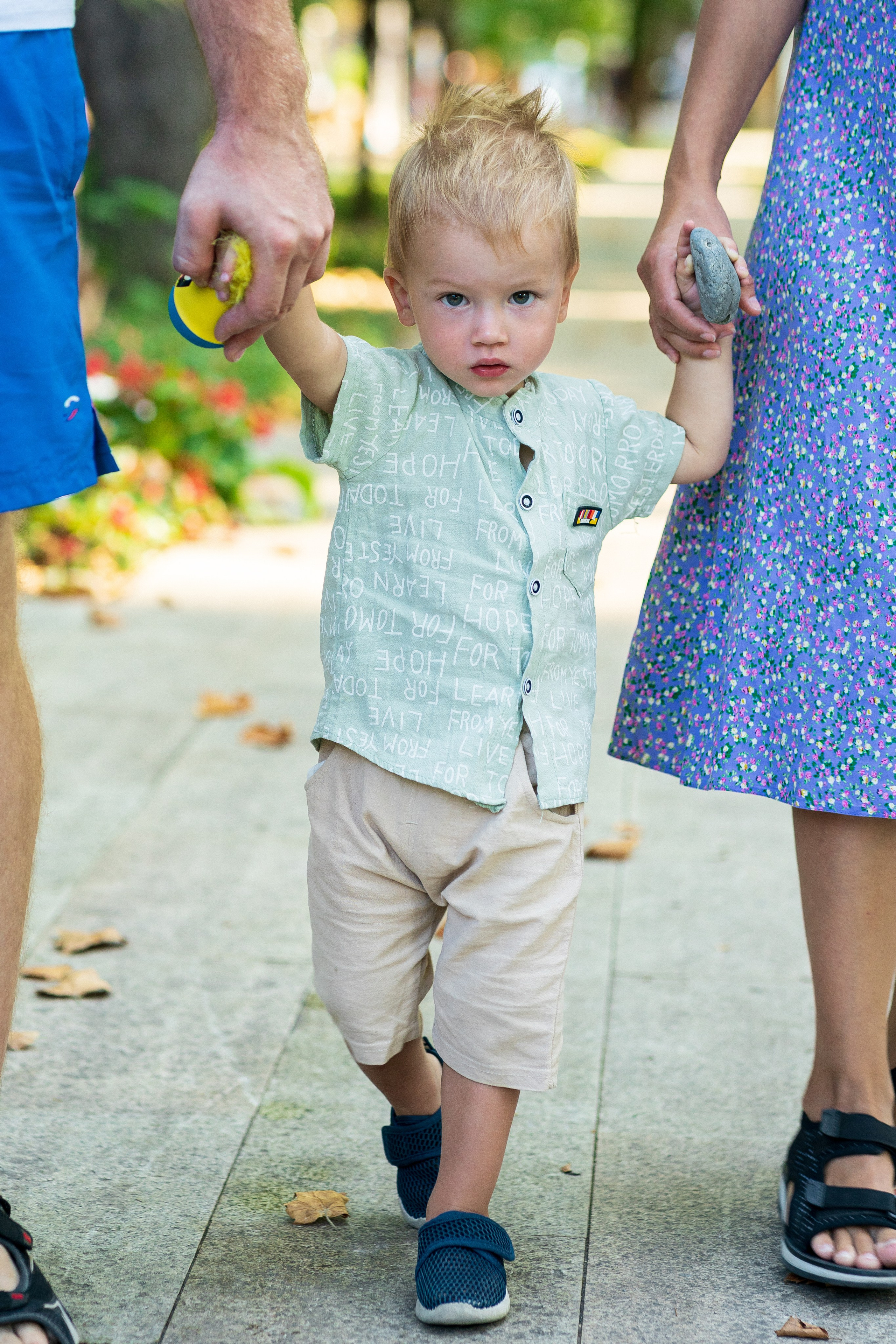 Семейная летняя съемка на пляже и в сквере. Фотограф в Сочи Тиунова Маргарита и Тиунов Евгений