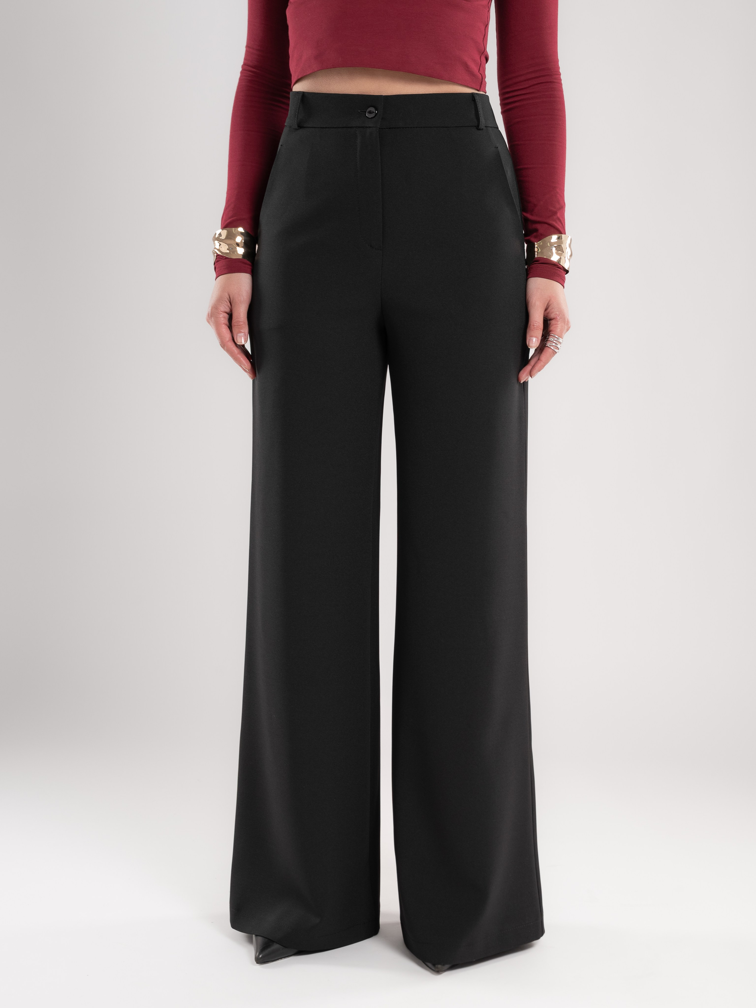 Классические брюки+серый фон. Предметный фотограф, фото для маркетплейсов Пятигорск, КМВ