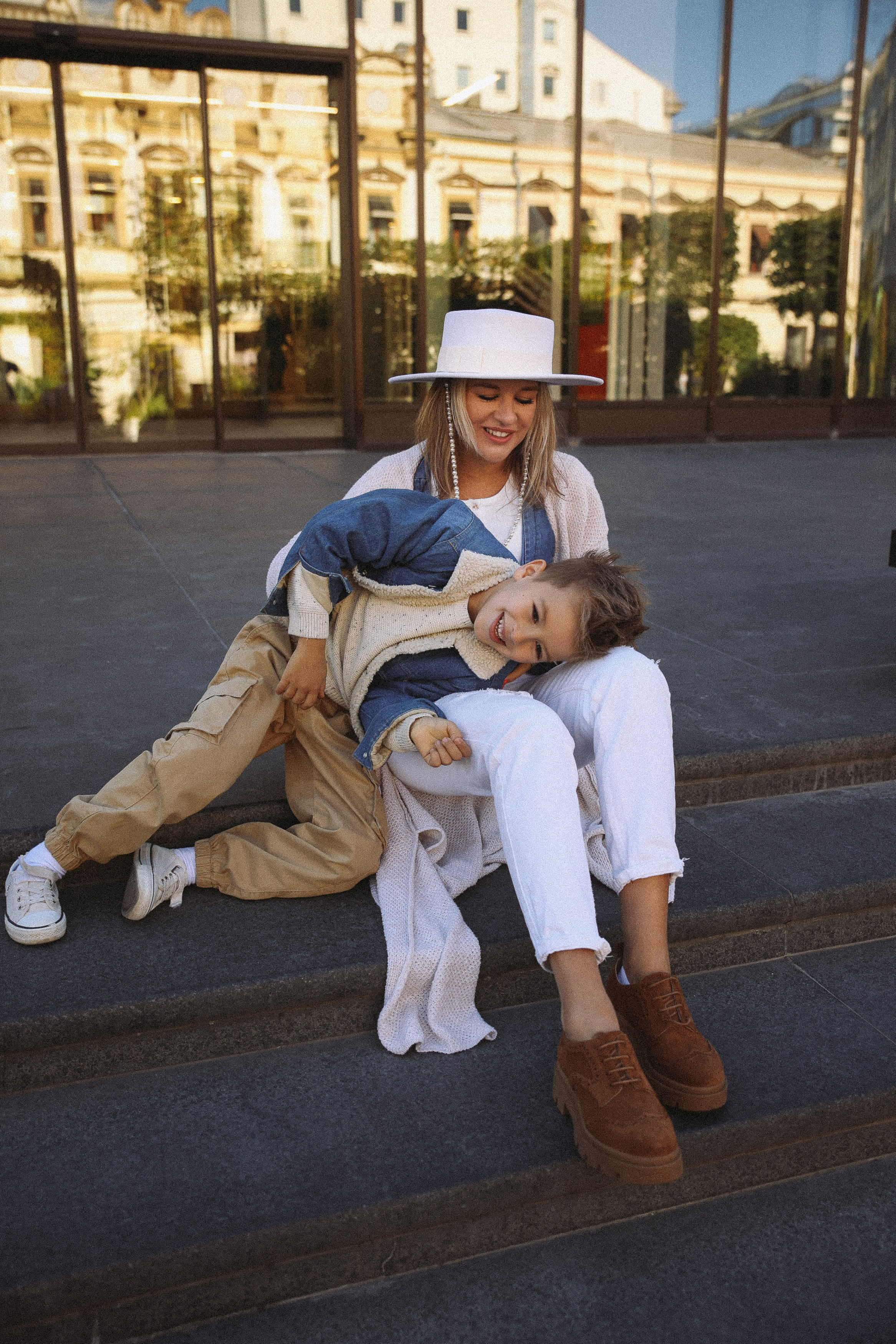 Семейная фотосессия прогулочная фотосессия в Москве. Фотограф Владимир Москва