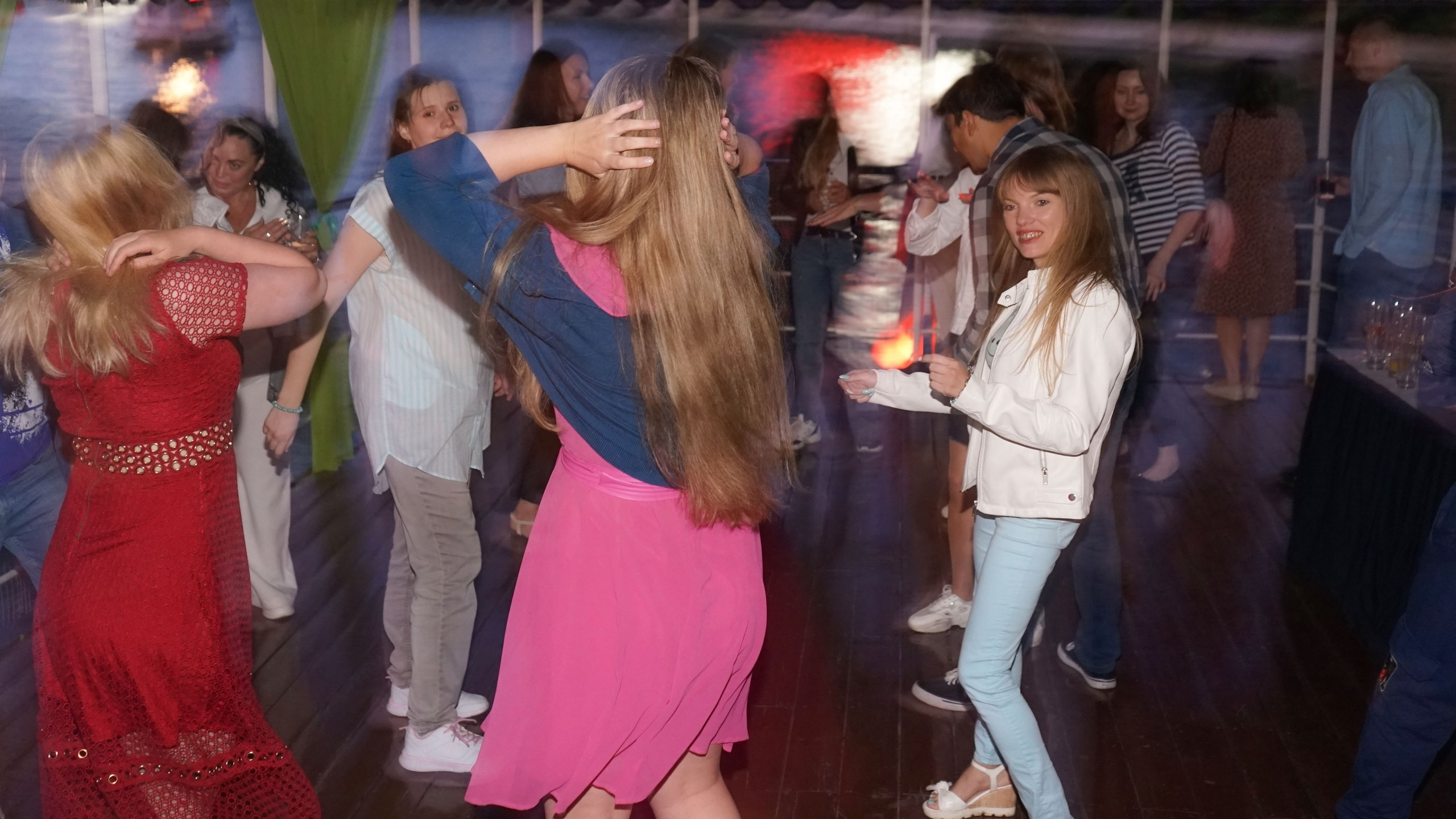 Танцы на воде | 24.07.21. Галерея Фантим