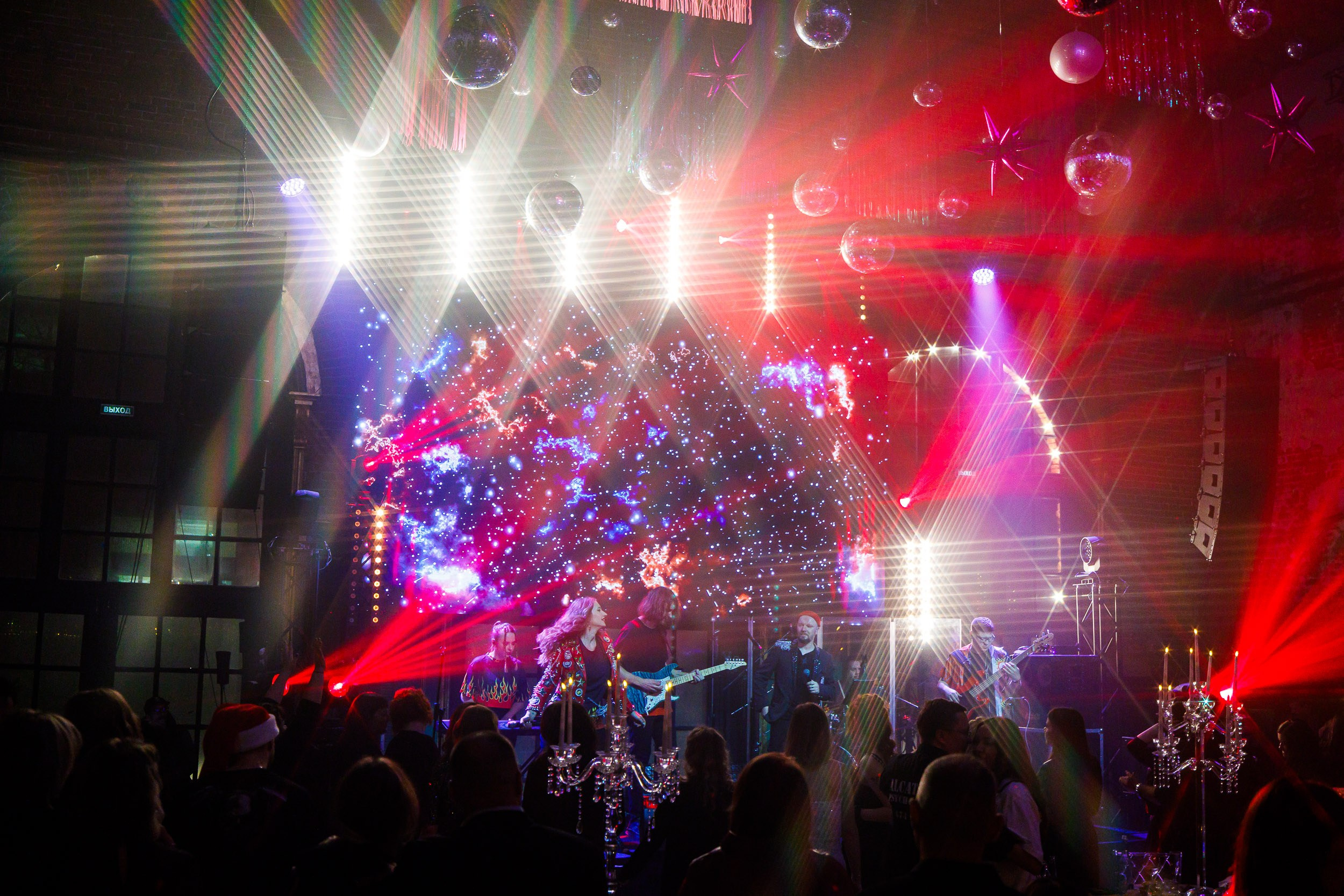 Новый год в стиле глэм-рок. Kirillova Studio — мастерская декора и событий Юли Кирилловой