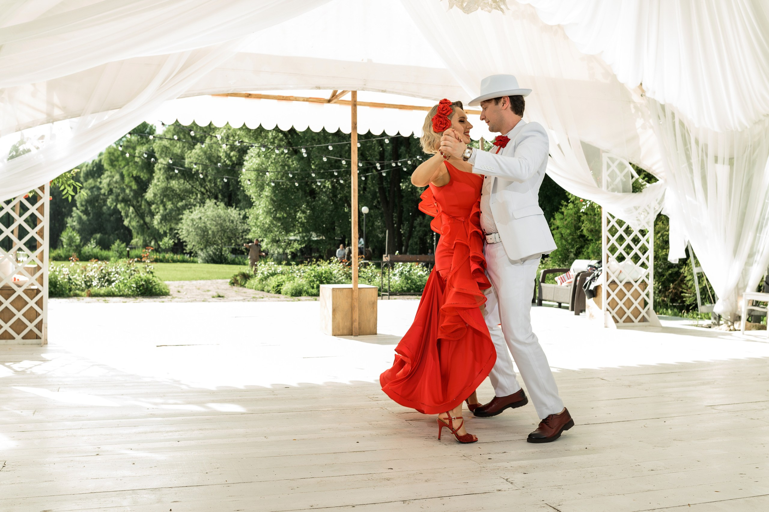 Свадьба в усадьбе Остров. Kirillova Studio — мастерская декора и событий Юли Кирилловой