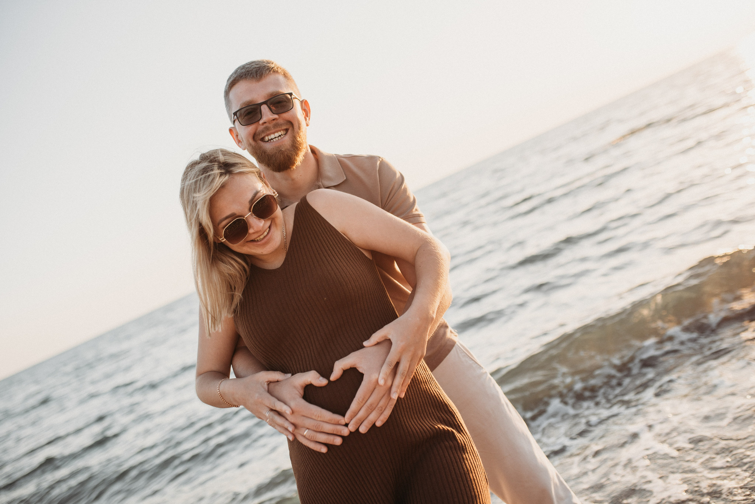 Семейная фотосессия в Головинке на берегу моря на закате. Фотограф в Сочи — Маргарита Поганова