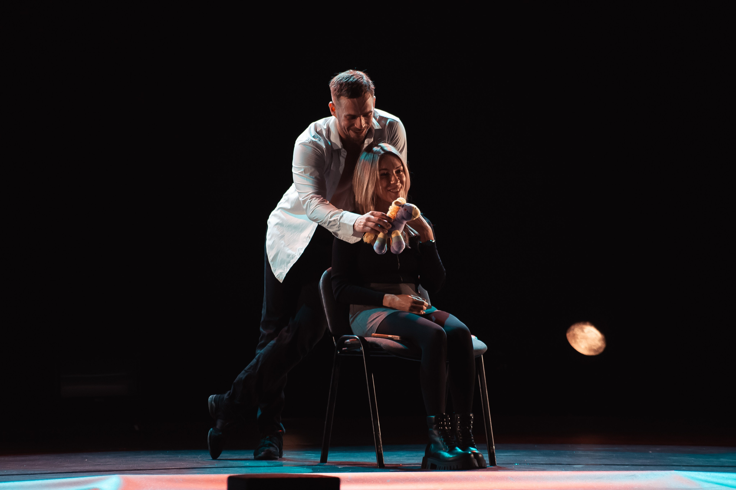 Шоу под дождем, Гранд Холл Сибирь, 20.02.2026. Фотограф Регина Крикунова г. Красноярск