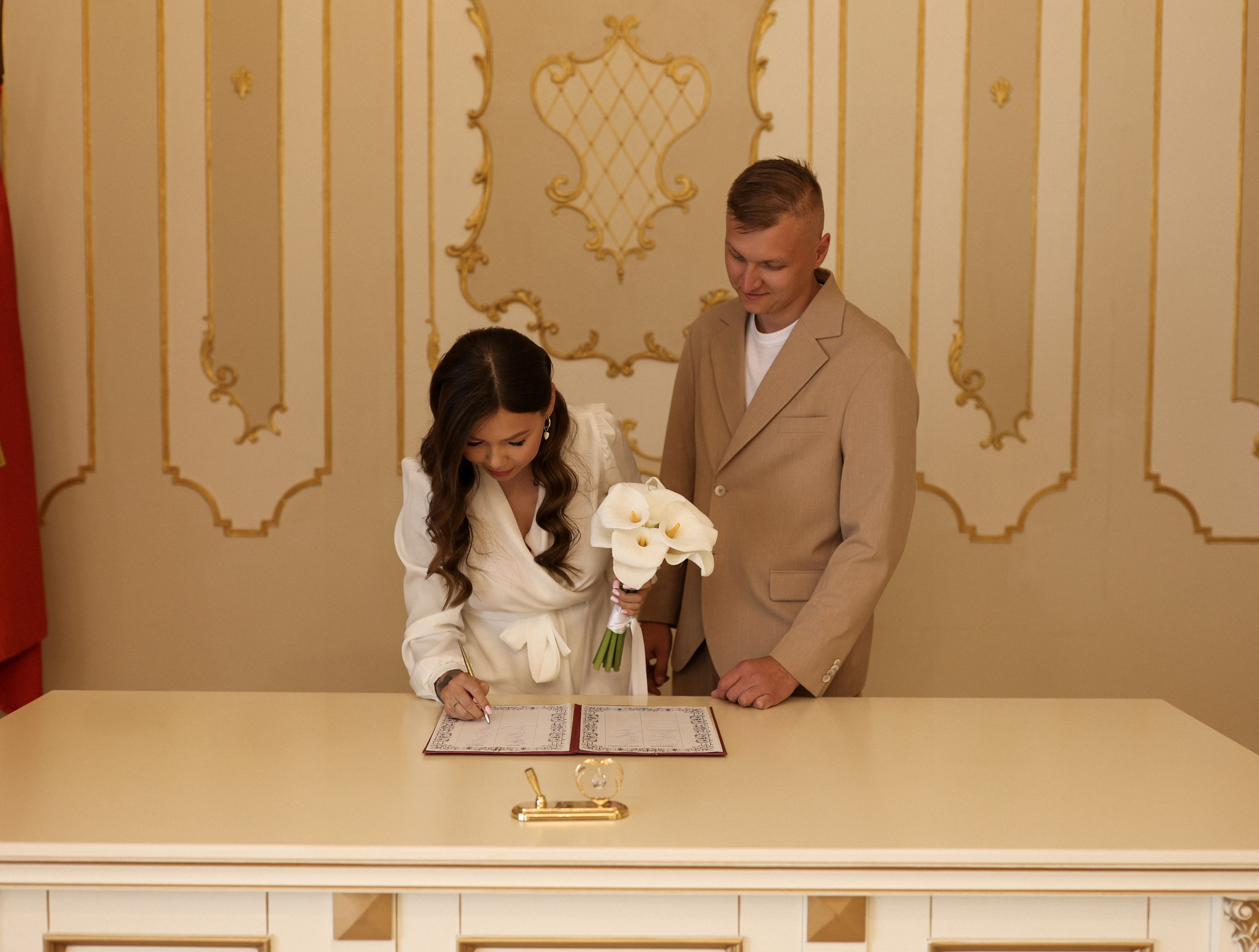 Роспись и прогулка в старом Херсонесе. Фотограф в Севастополе и Крыму Артем Волобуев