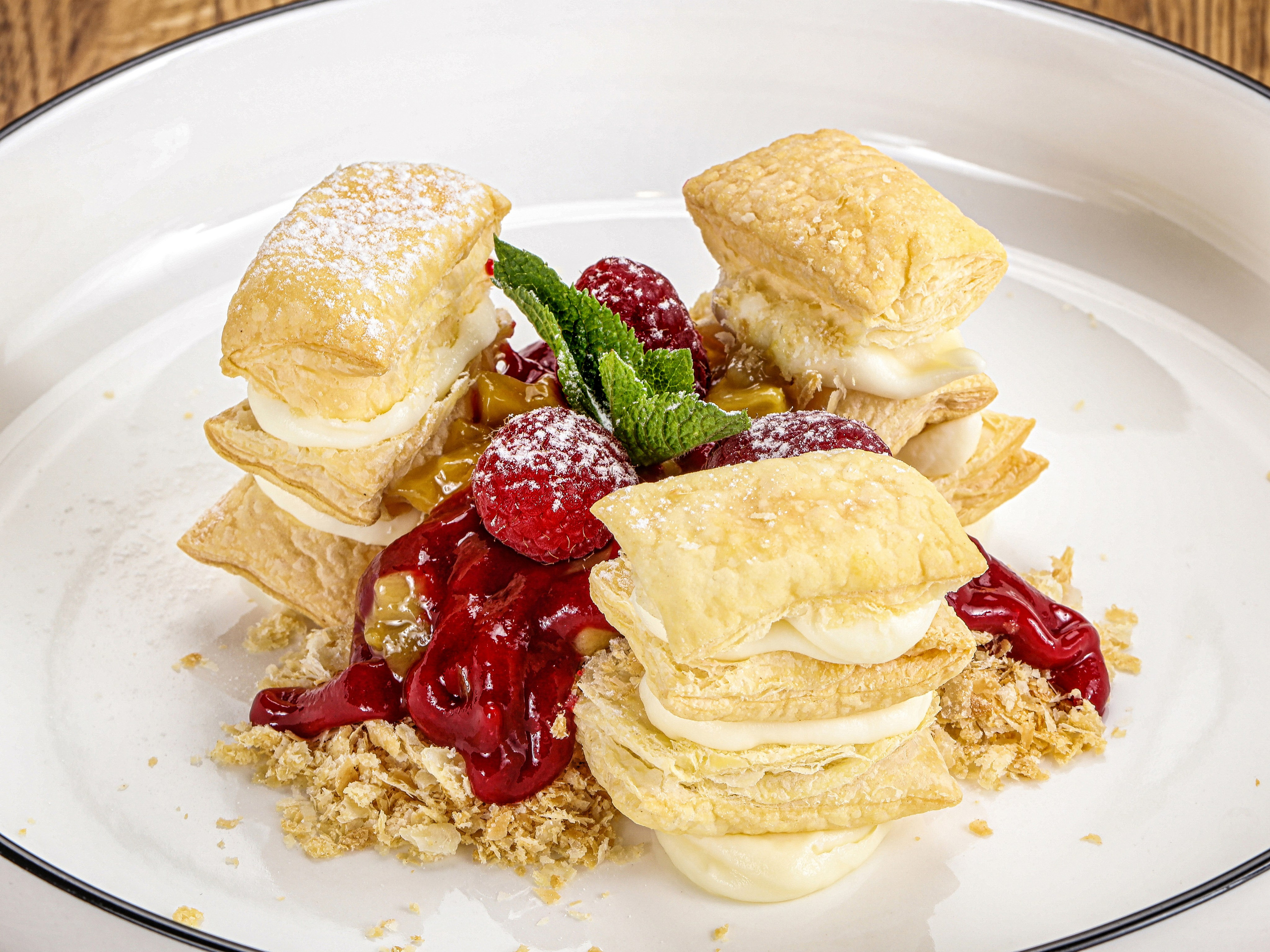 Фотосъемка десертов и выпечки. Заказ по тел.: +7 (906) 006-90-22. Фуд-фотограф Андрей Старостин — съемка еды в Москве. 9000 руб. в час