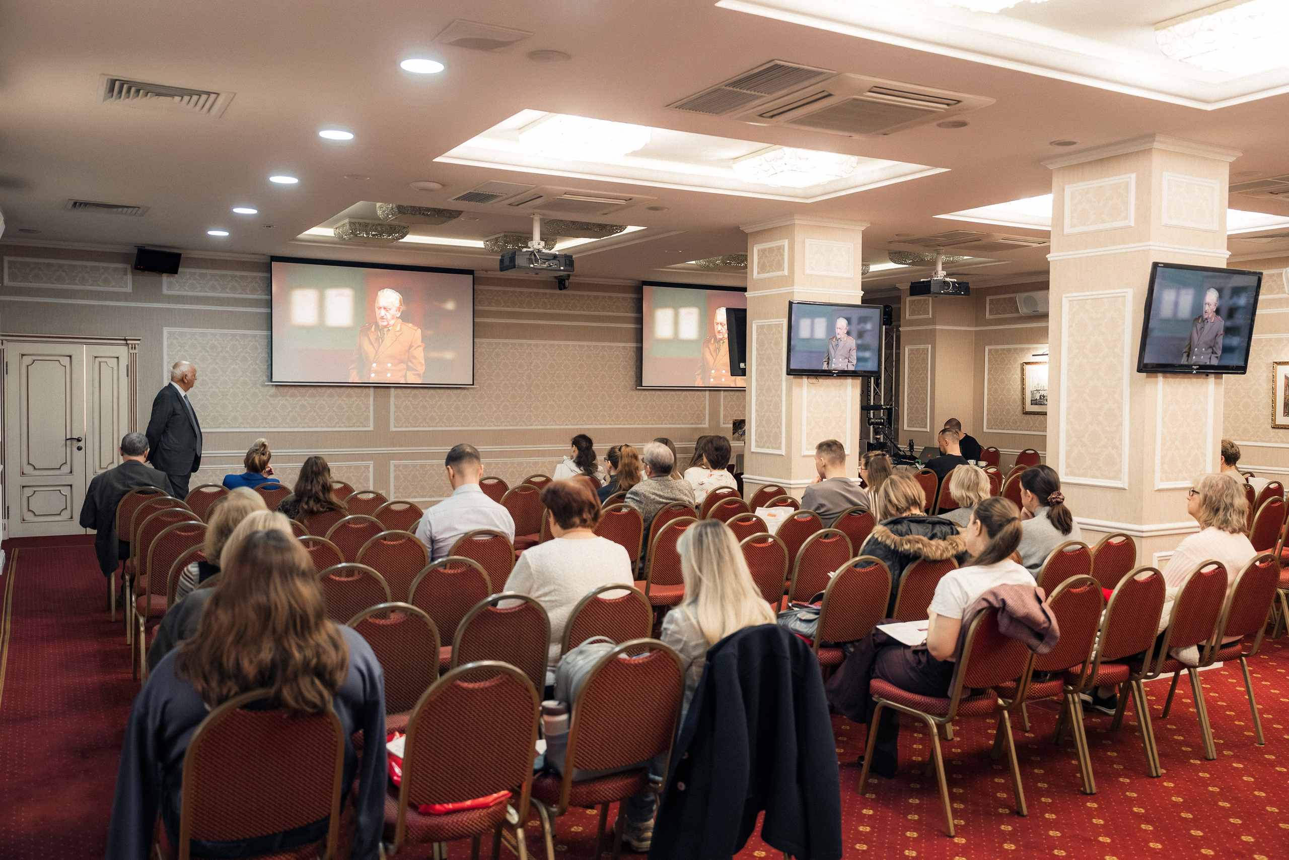 Репортажная фотосъемка конференции. Свадебный и репортажный фотограф в Воронеже Роман Янко